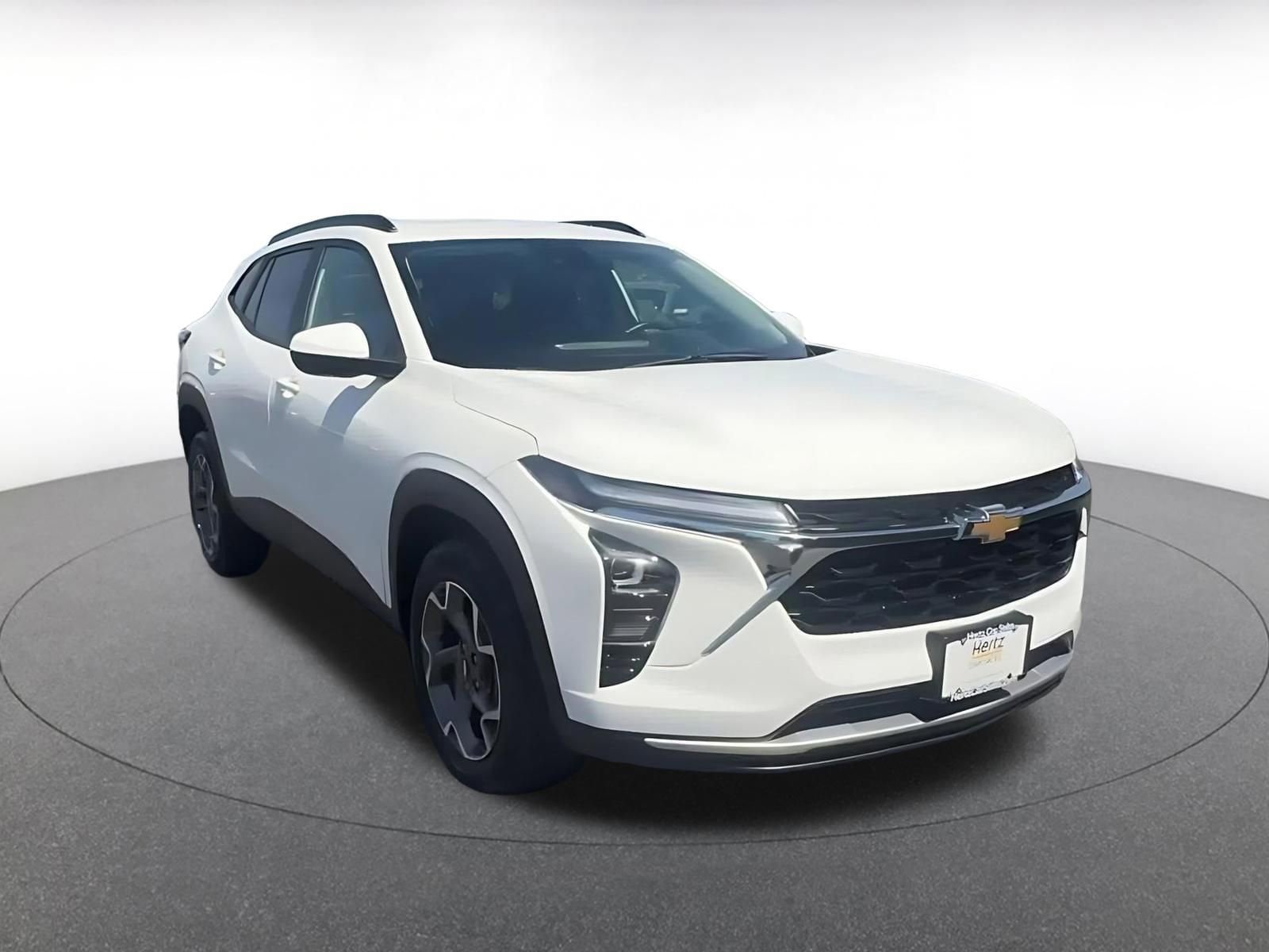 Thumbnail: 2025 Chevrolet Trax - 3