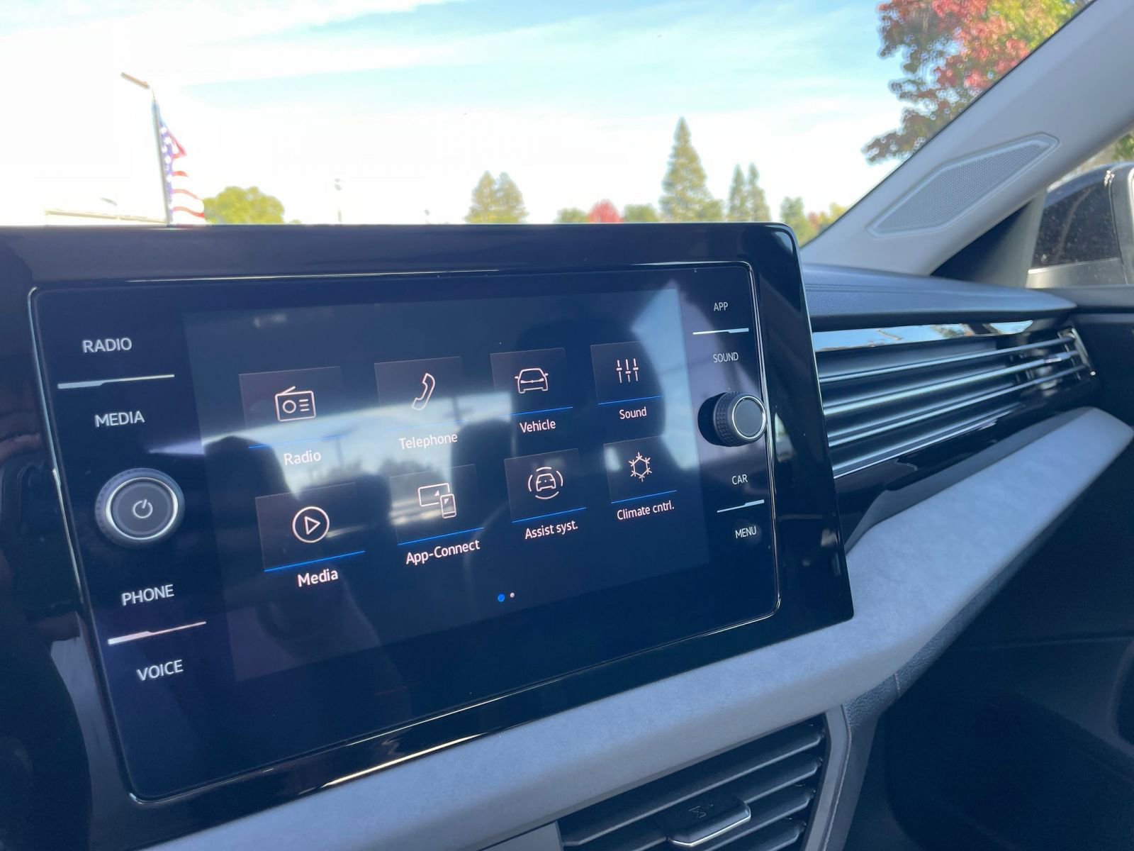 Thumbnail: 2025 Volkswagen Jetta - 21