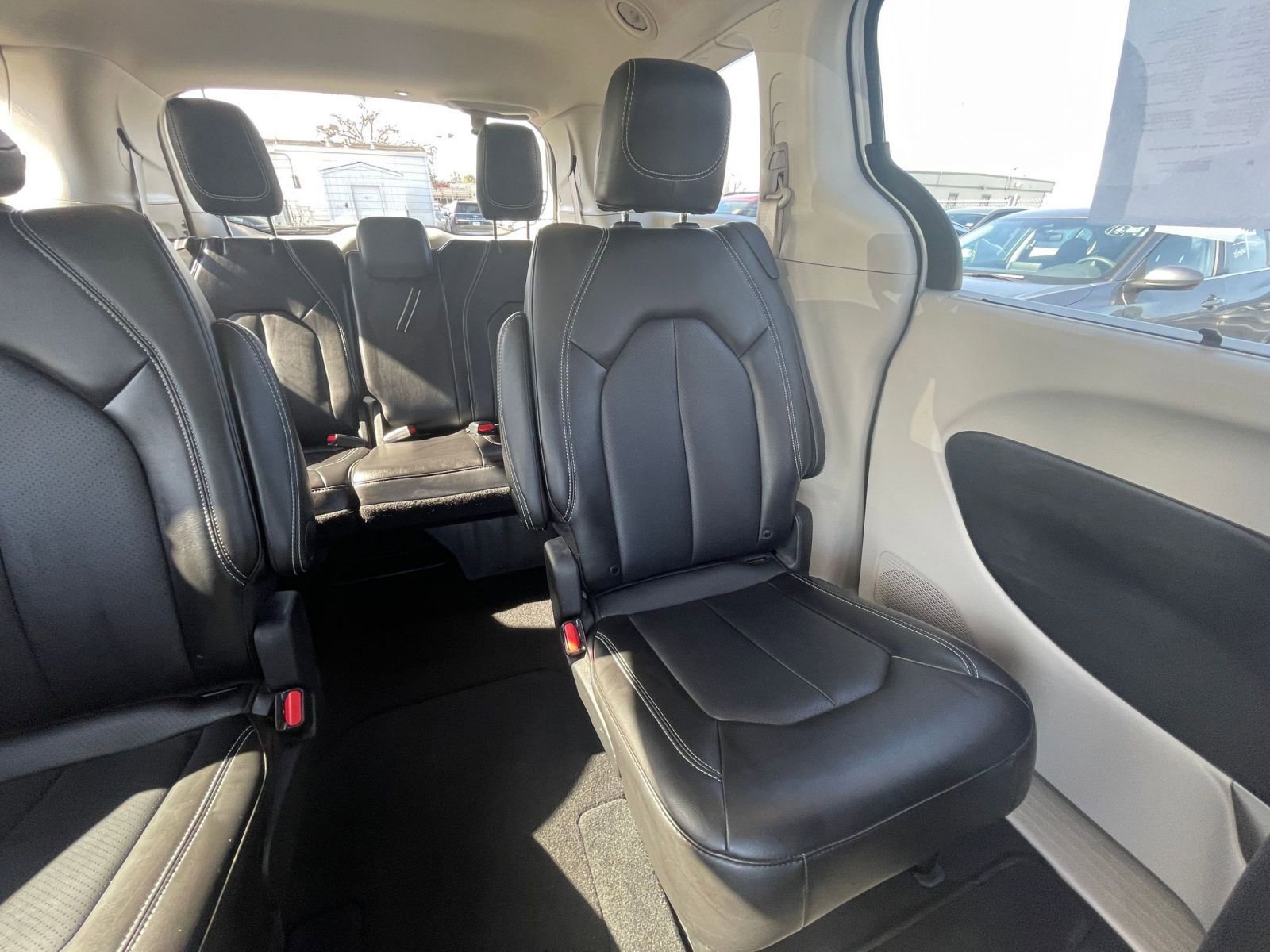 Thumbnail: 2024 Chrysler Pacifica - 34