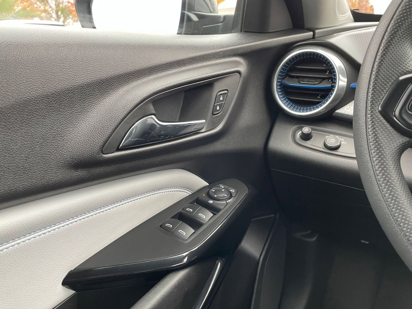 Thumbnail: 2025 Chevrolet Trax - 20