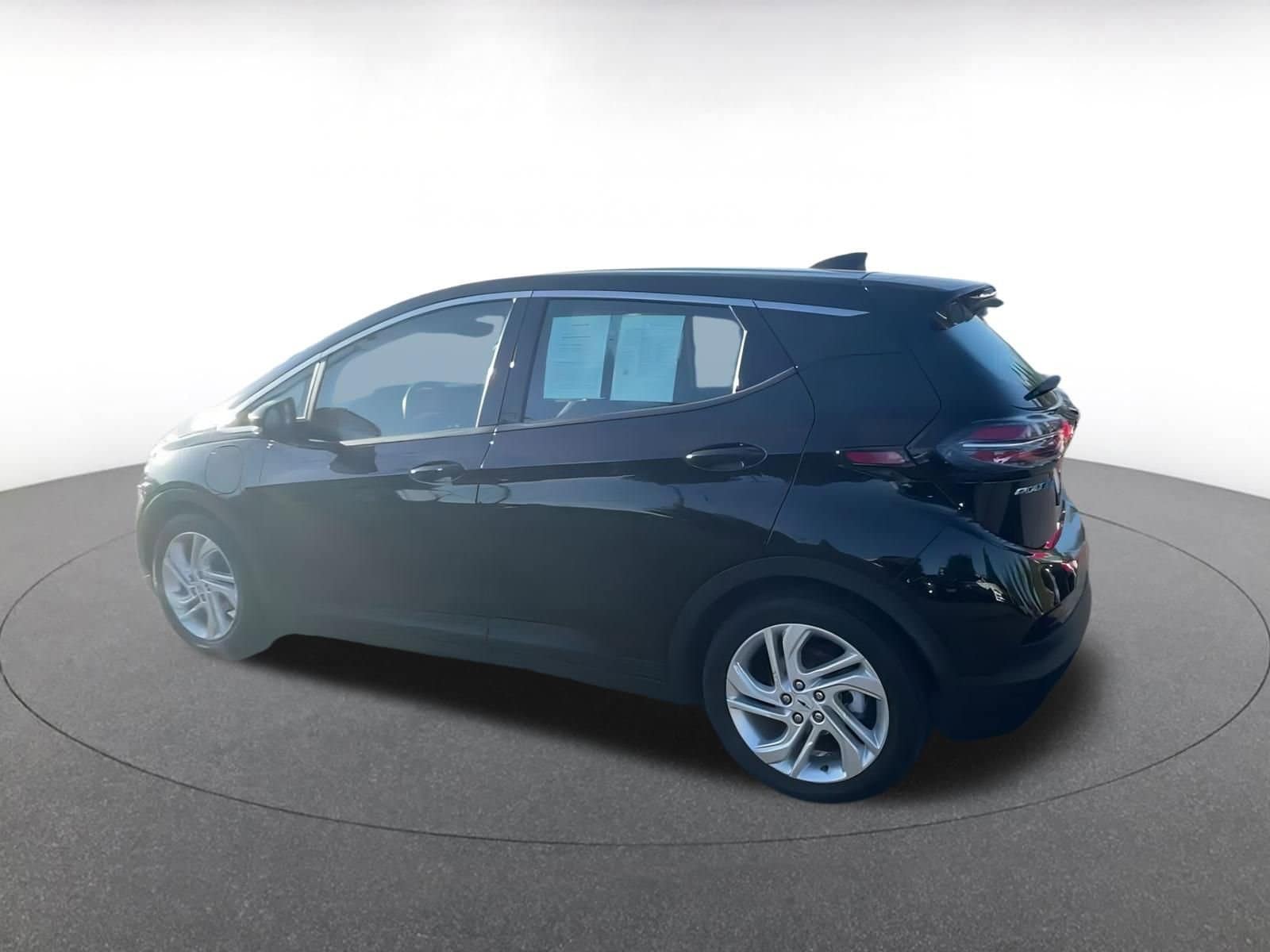 Thumbnail: 2023 Chevrolet Bolt EV - 10