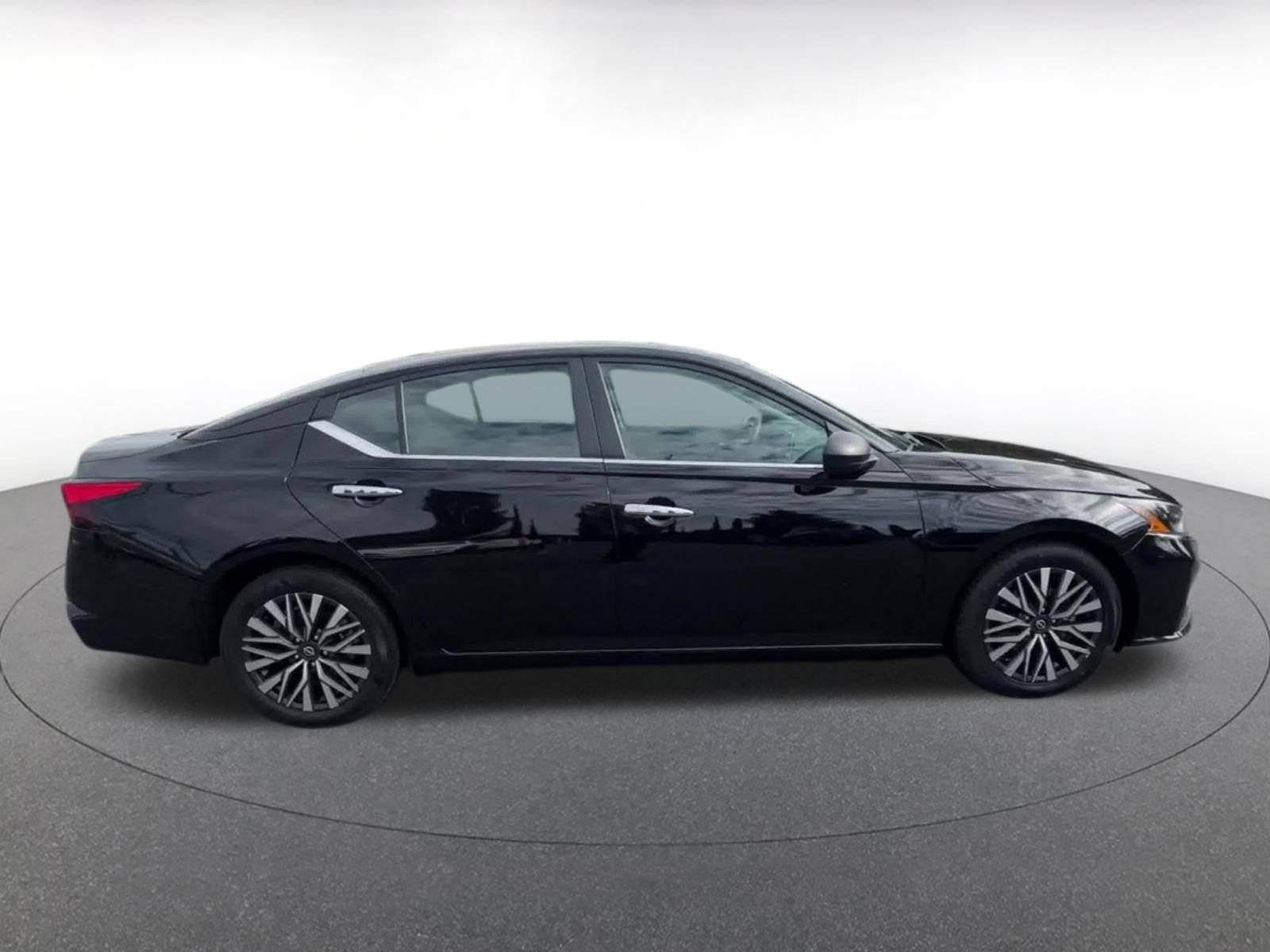 Thumbnail: 2025 Nissan Altima - 13