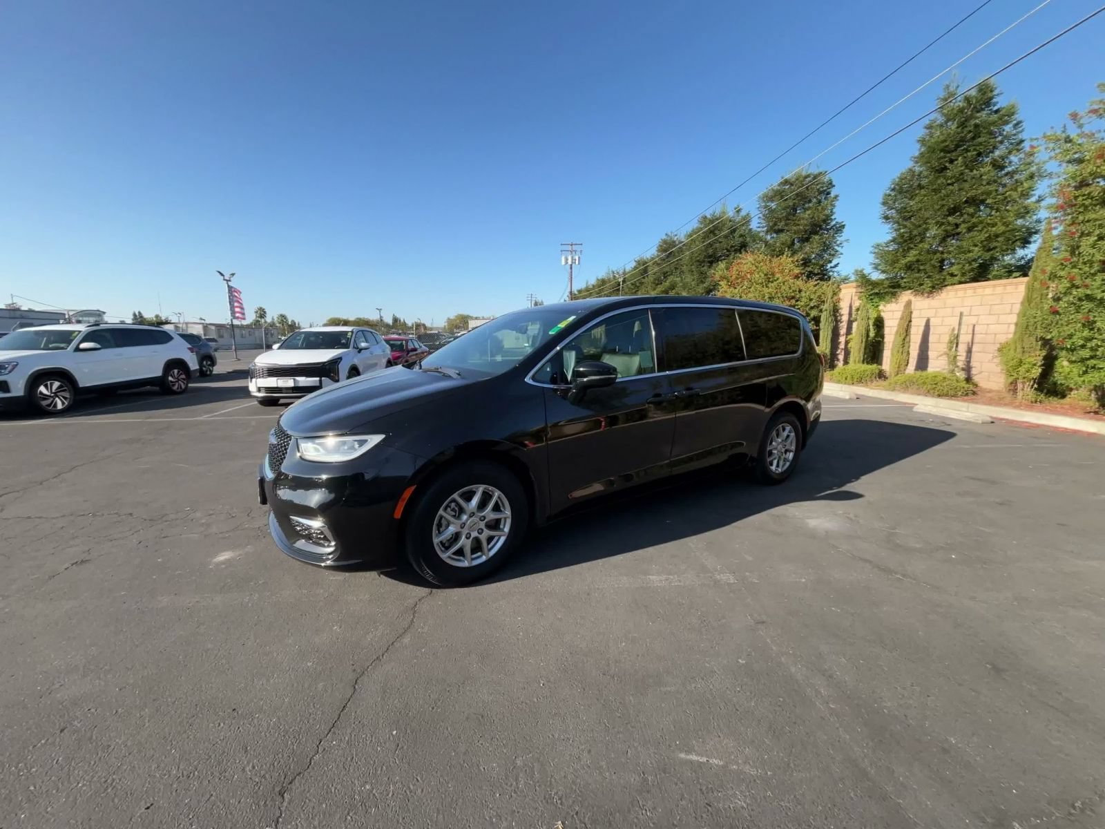 Thumbnail: 2025 Chrysler Pacifica - 7