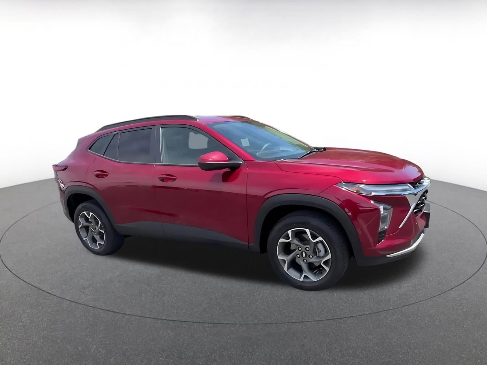 Thumbnail: 2025 Chevrolet Trax - 2