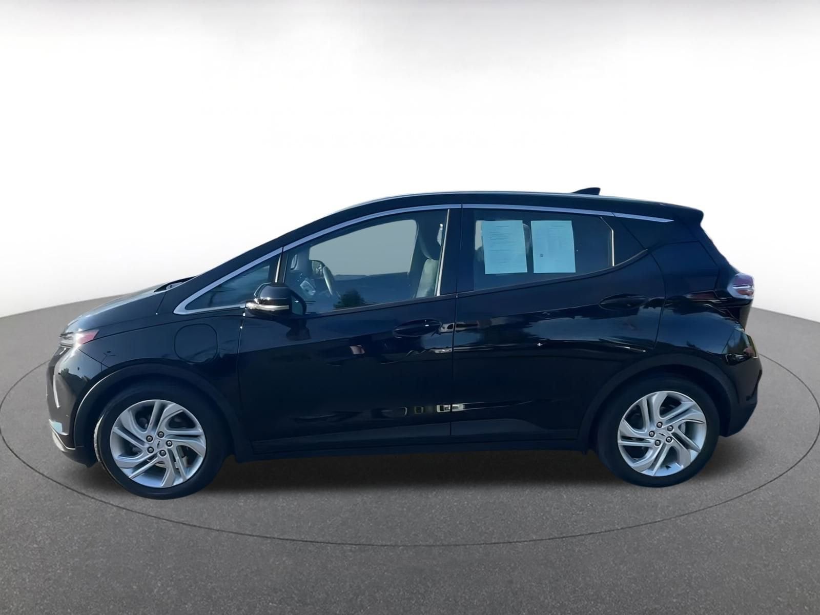 Thumbnail: 2023 Chevrolet Bolt EV - 8
