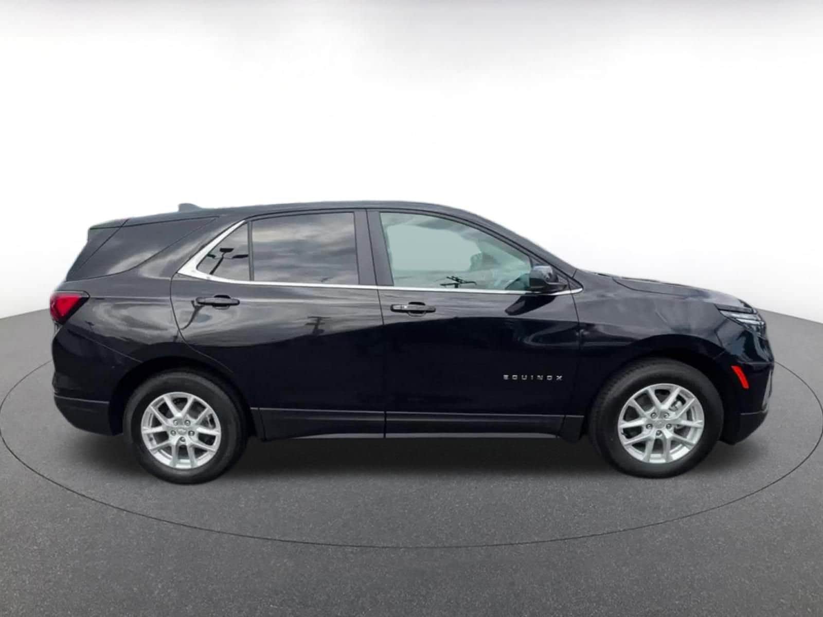 Thumbnail: 2024 Chevrolet Equinox - 16