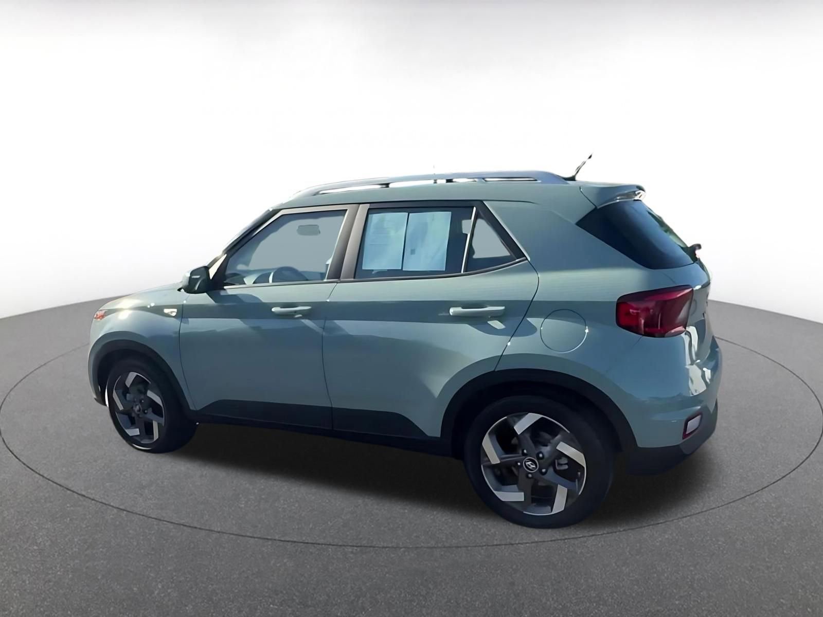 Thumbnail: 2025 Hyundai Venue - 10