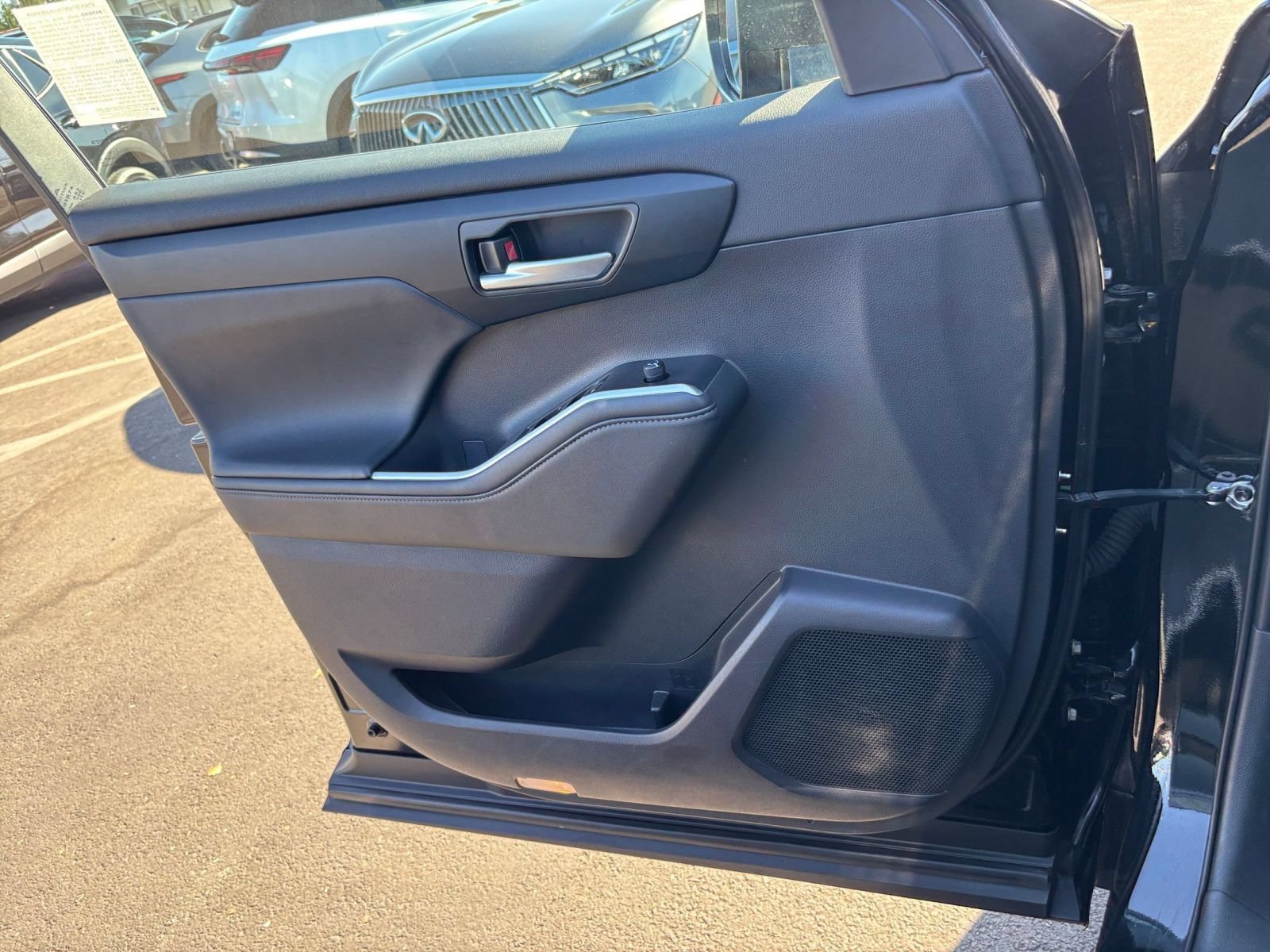 Thumbnail: 2025 Toyota Highlander - 18