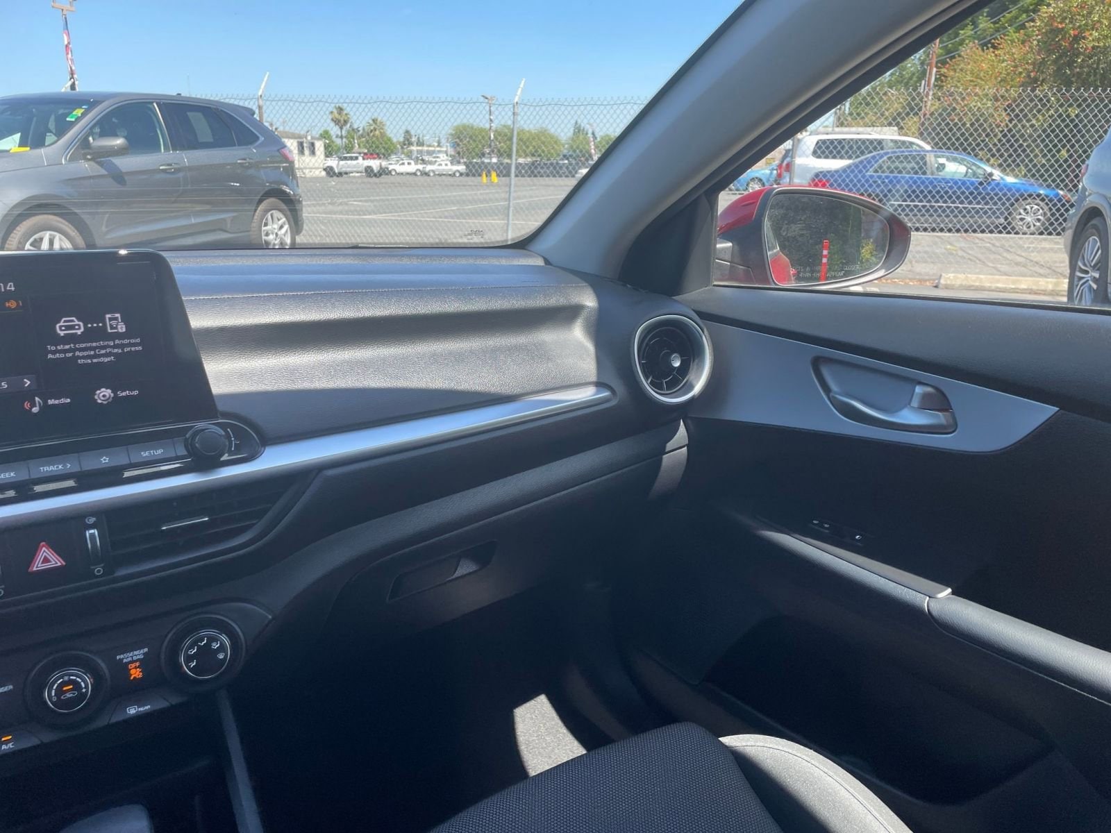 Thumbnail: 2024 Kia Forte - 32