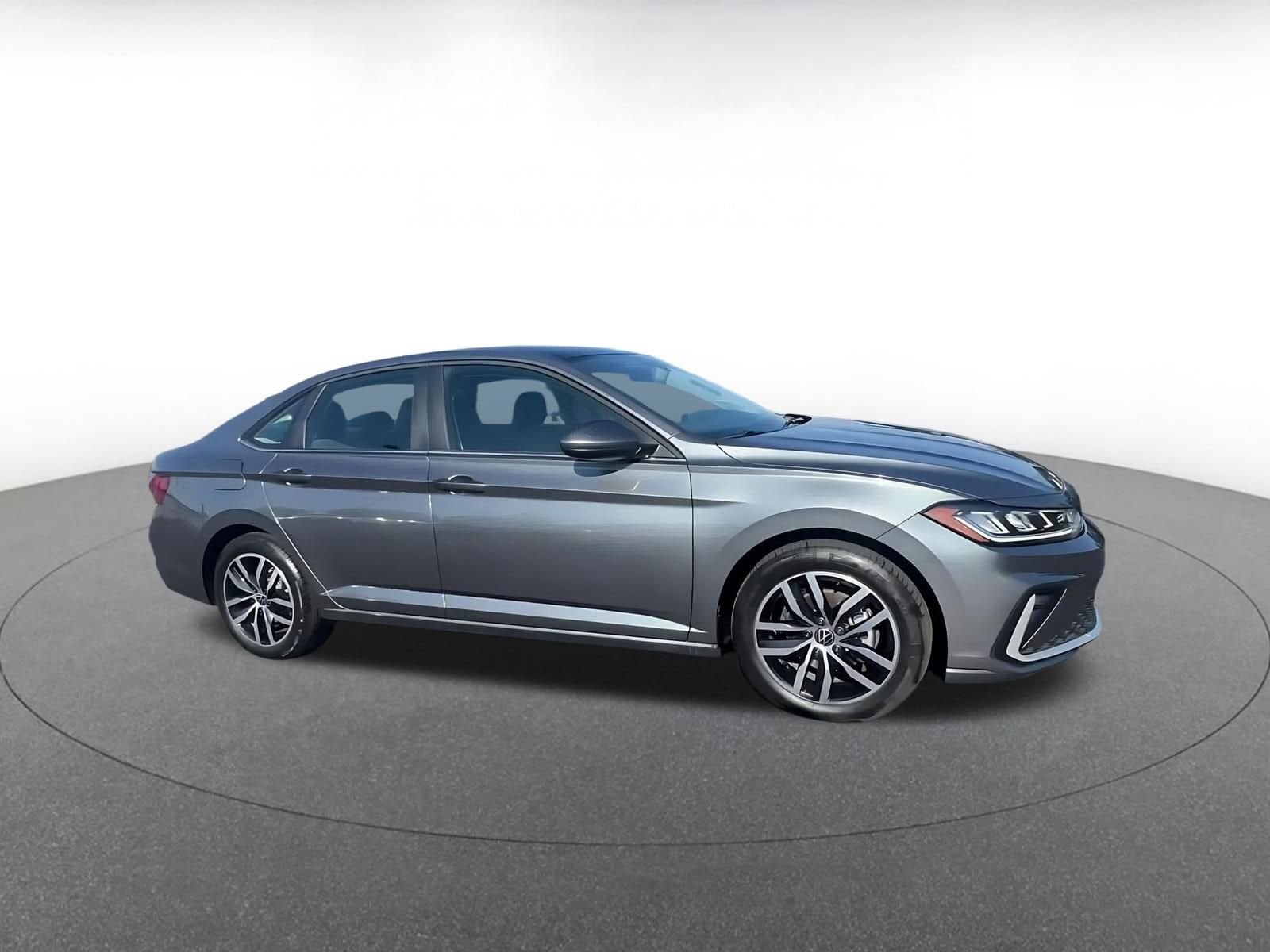 Thumbnail: 2025 Volkswagen Jetta - 2
