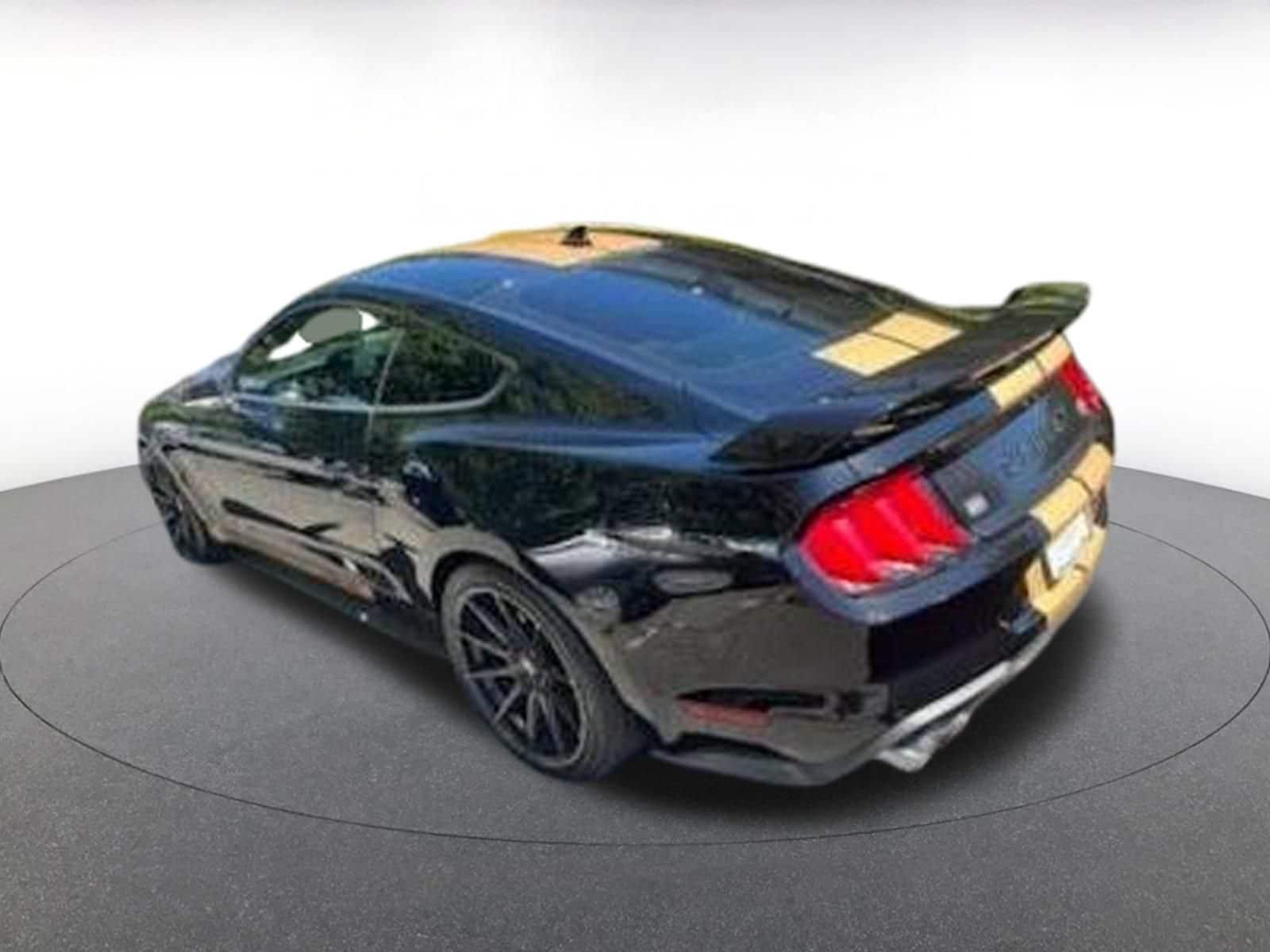 Thumbnail: 2022 Ford Mustang - 9