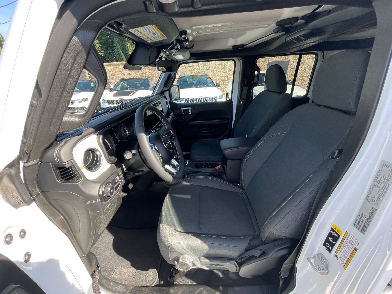 Thumbnail: 2025 Jeep Wrangler - 25