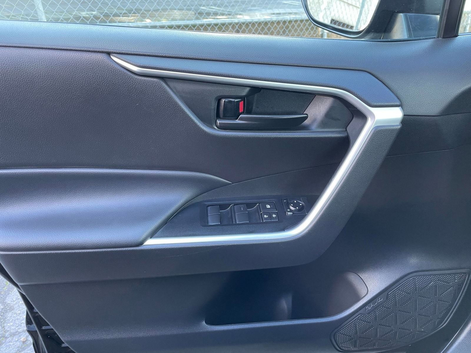 Thumbnail: 2025 Toyota RAV4 - 20