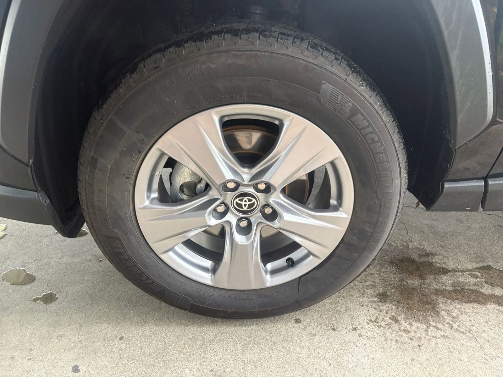 Thumbnail: 2025 Toyota RAV4 - 32