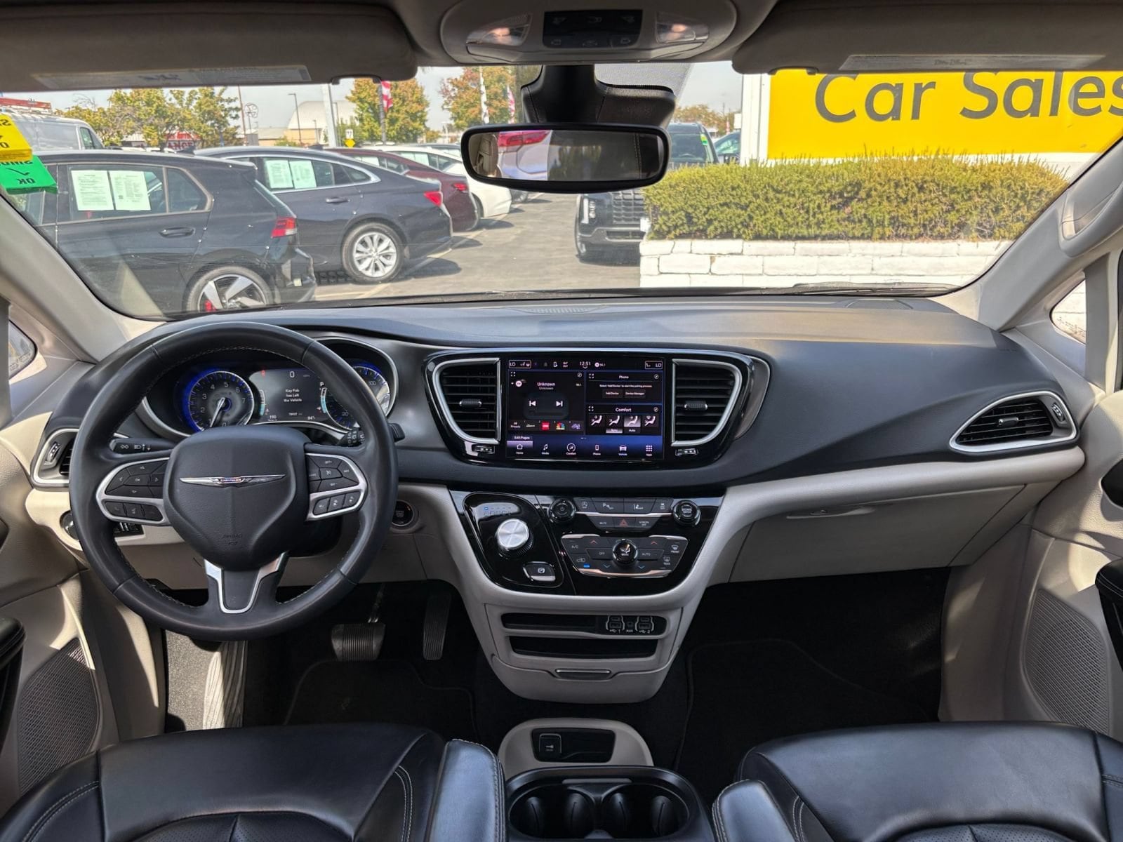 Thumbnail: 2023 Chrysler Pacifica - 35