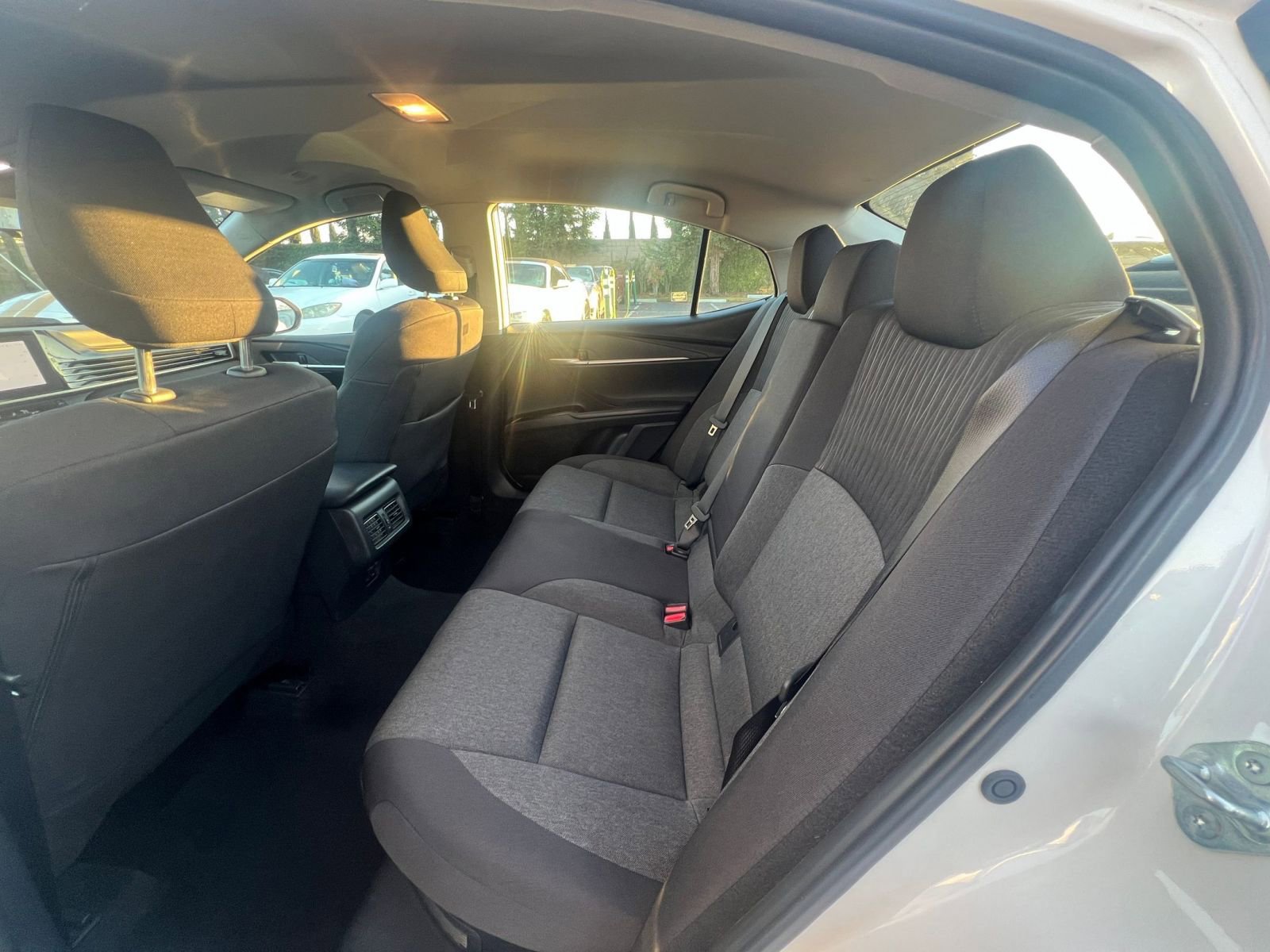 Thumbnail: 2025 Toyota Camry - 25