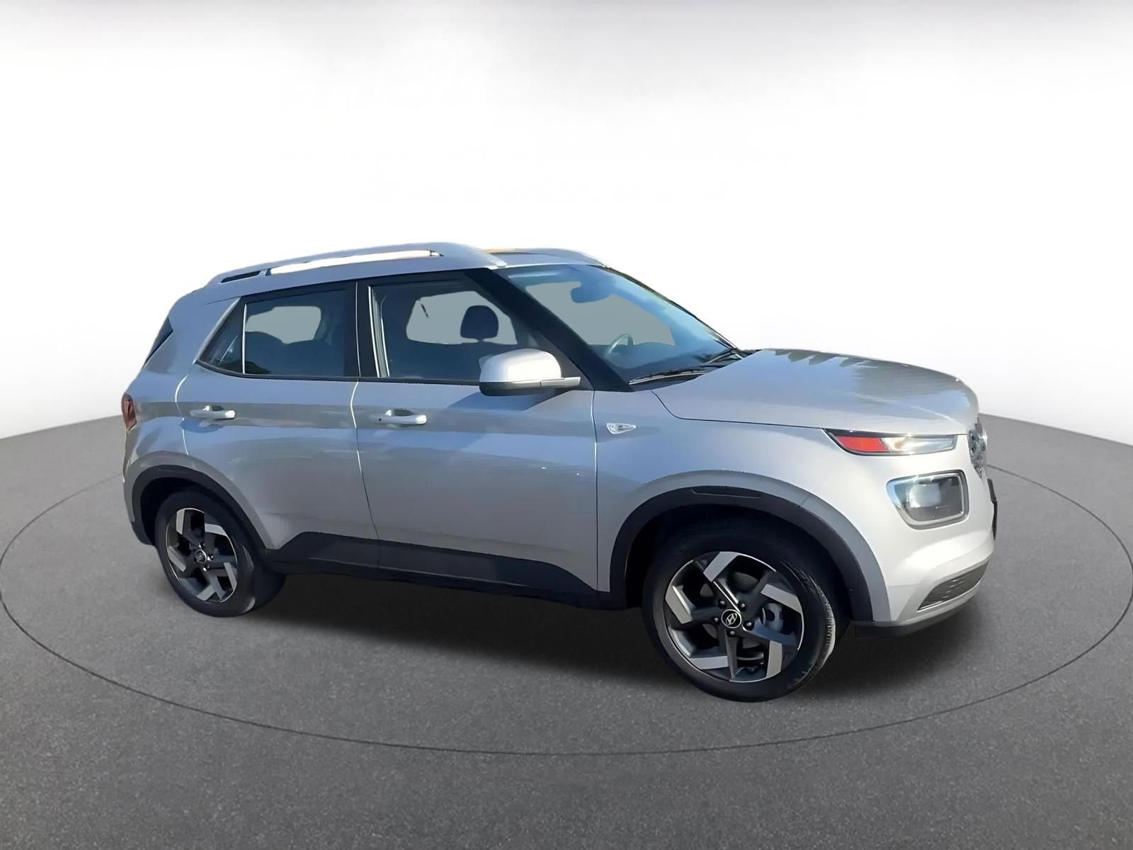 Thumbnail: 2025 Hyundai Venue - 2
