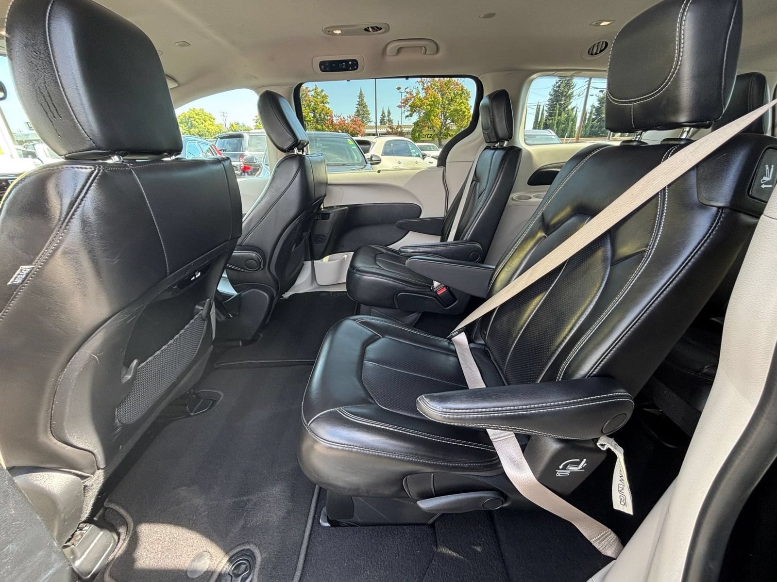 Thumbnail: 2023 Chrysler Pacifica - 27