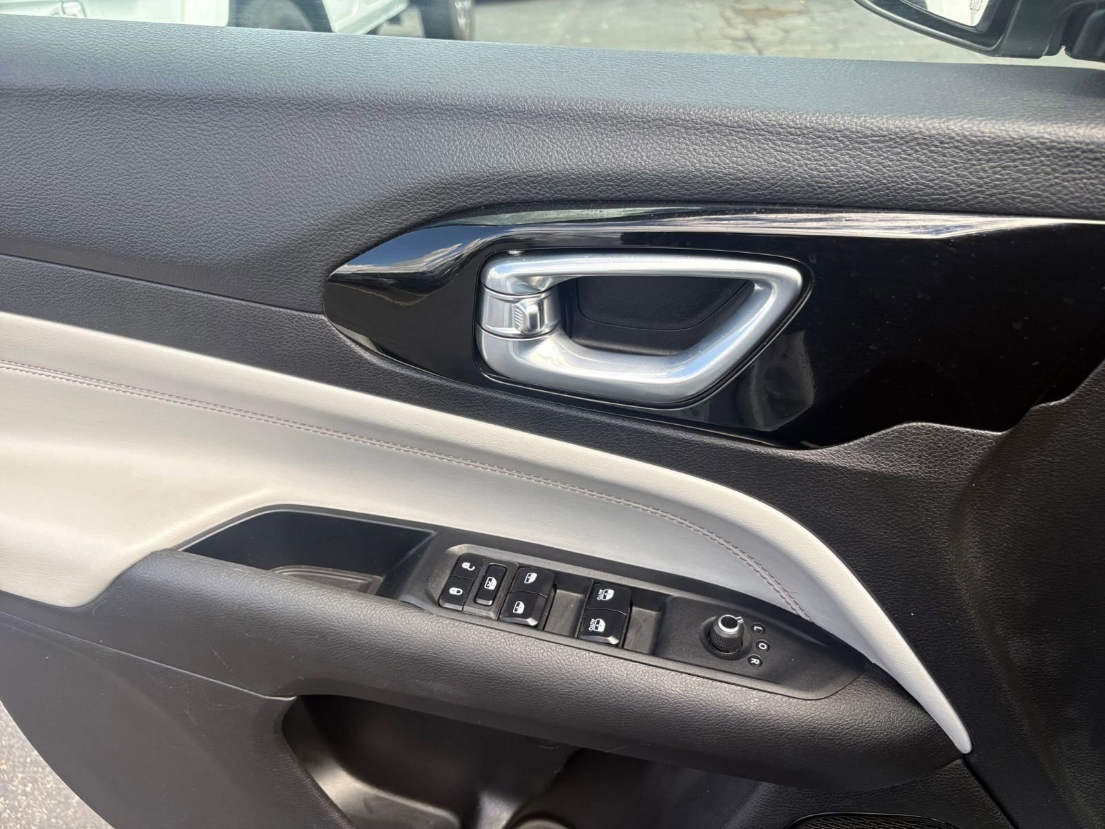 Thumbnail: 2025 Jeep Compass - 18