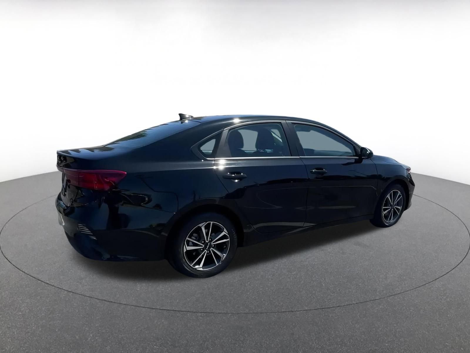Thumbnail: 2024 Kia Forte - 15