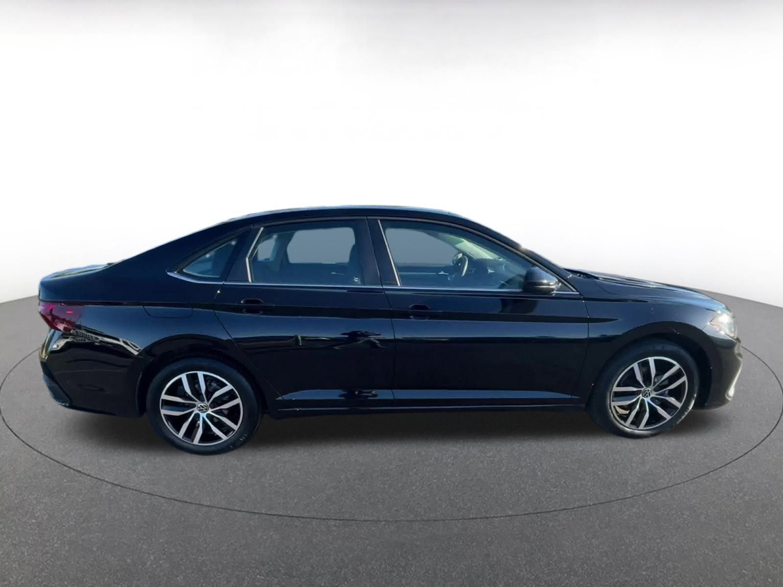 Thumbnail: 2025 Volkswagen Jetta - 16