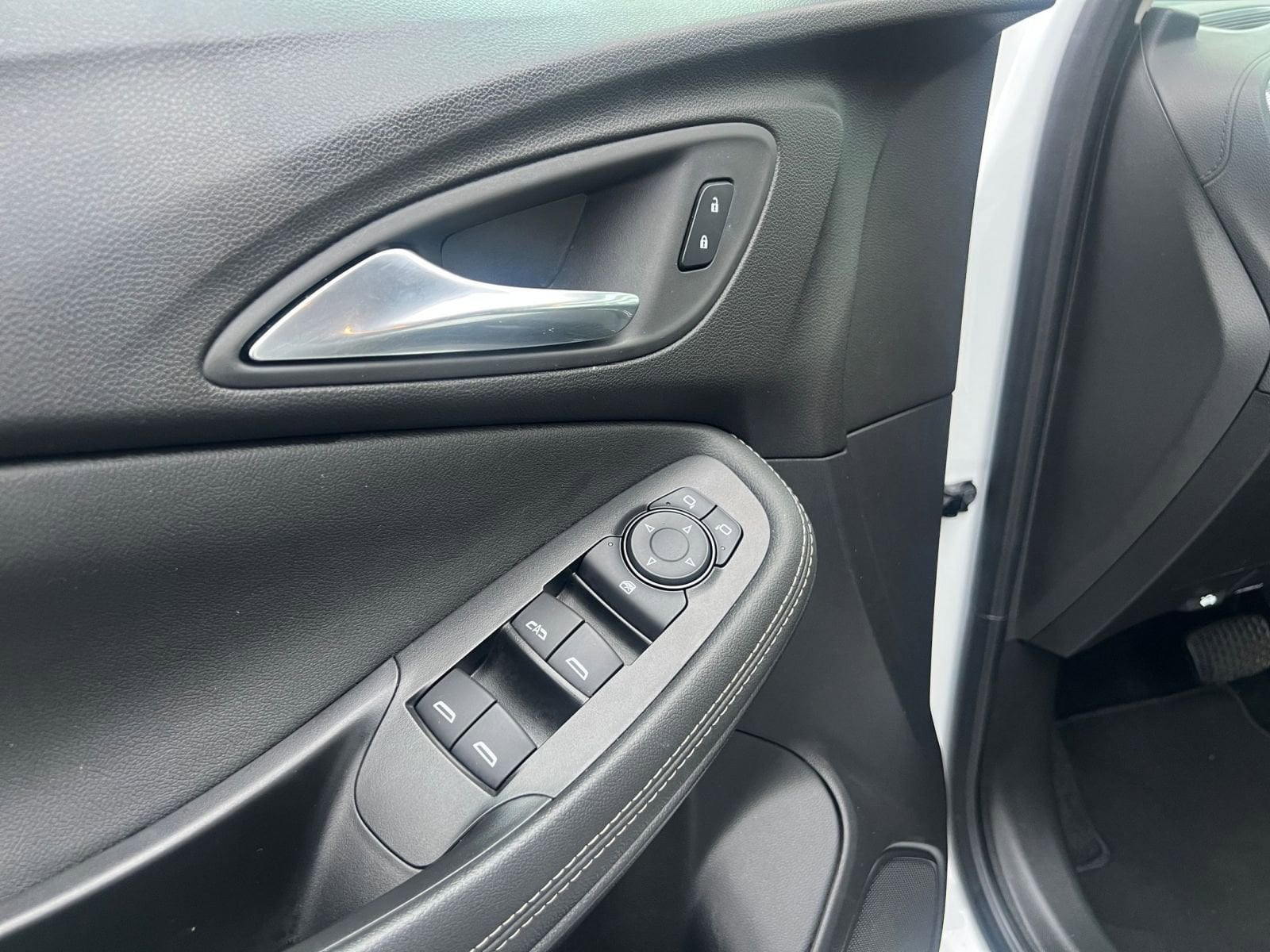 Thumbnail: 2025 Buick Encore GX - 20