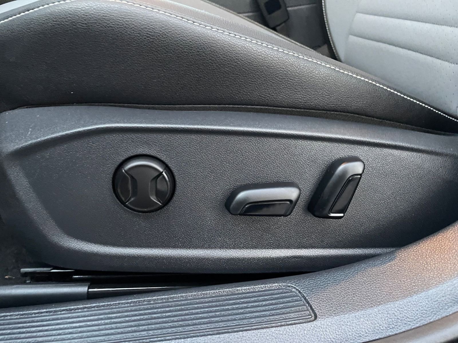 Thumbnail: 2025 Volkswagen Jetta - 23