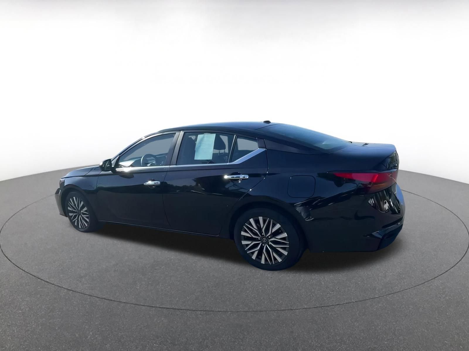 Thumbnail: 2024 Nissan Altima - 10