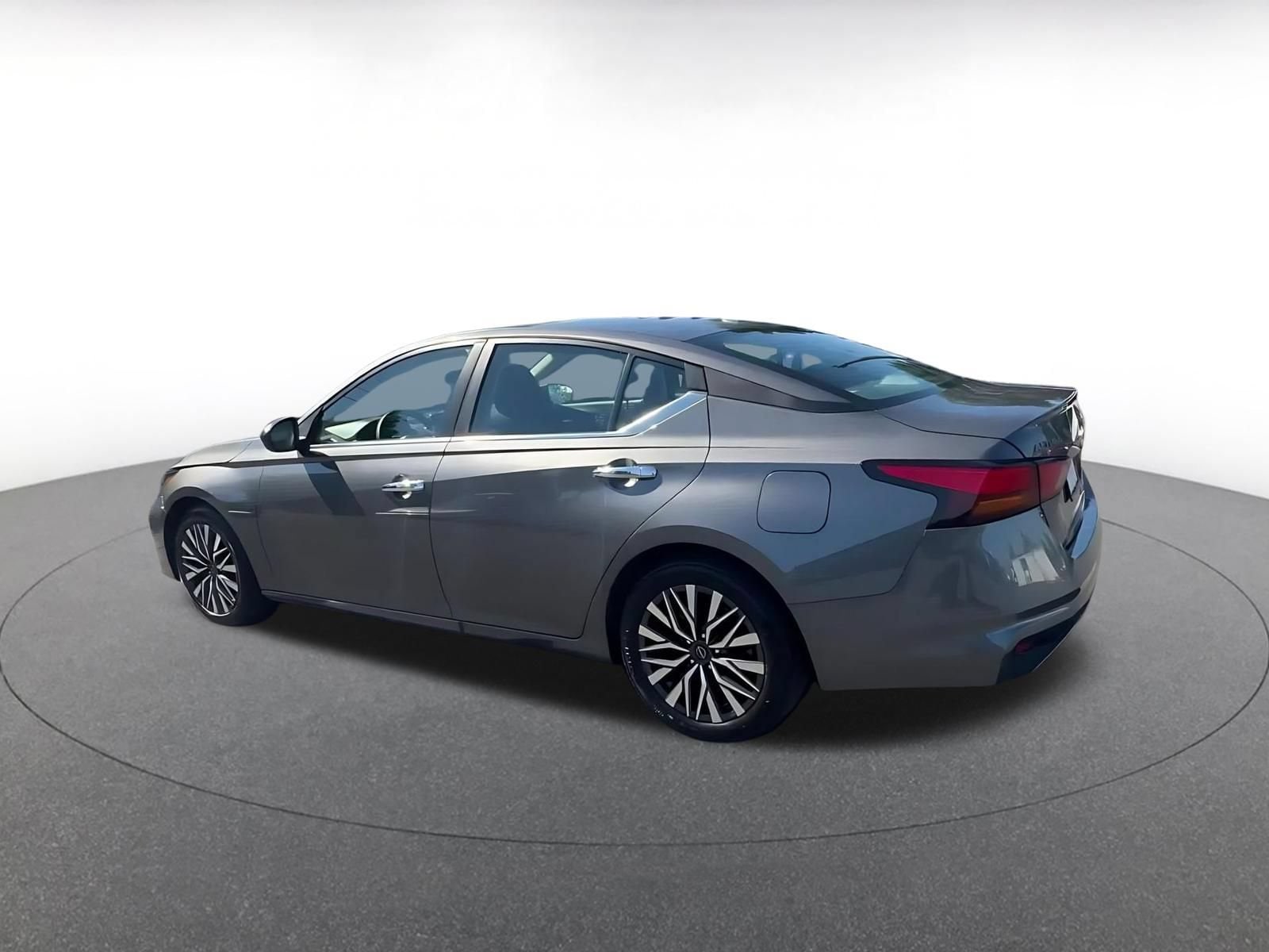 Thumbnail: 2025 Nissan Altima - 10