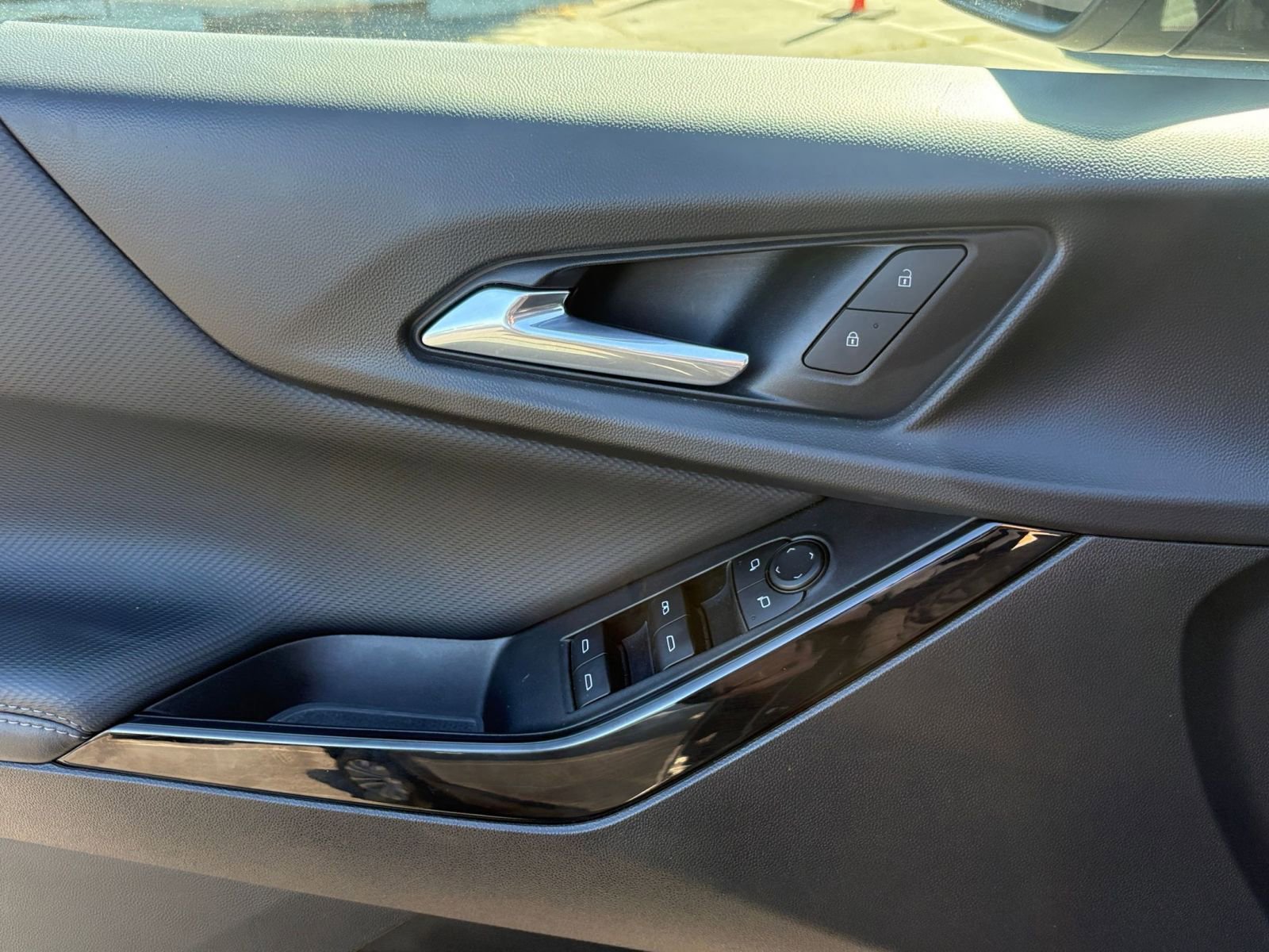 Thumbnail: 2025 Chevrolet Equinox - 18