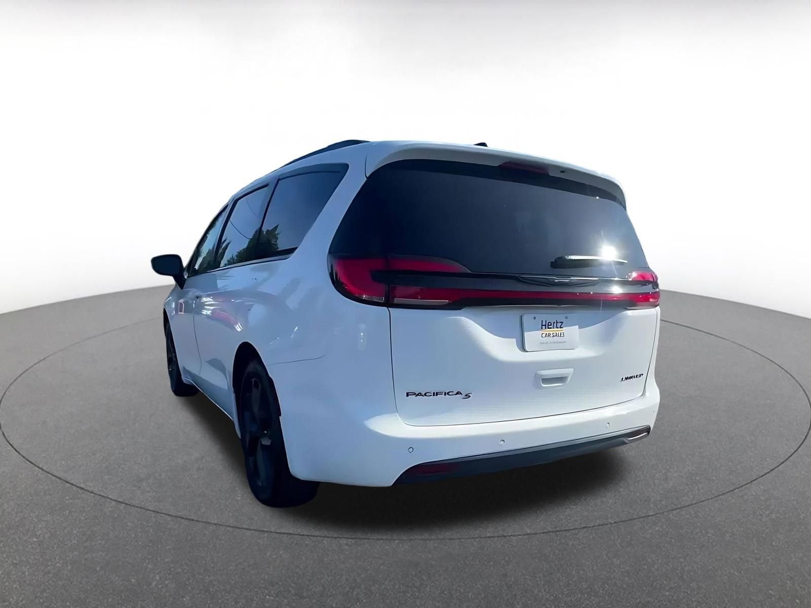 Thumbnail: 2025 Chrysler Pacifica - 11