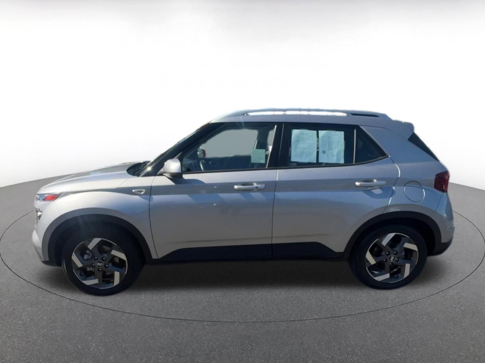 Thumbnail: 2025 Hyundai Venue - 9