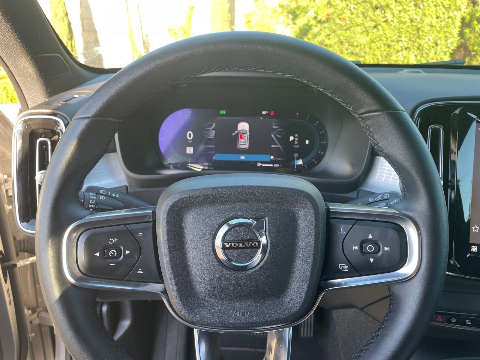 Thumbnail: 2024 Volvo XC40 - 27