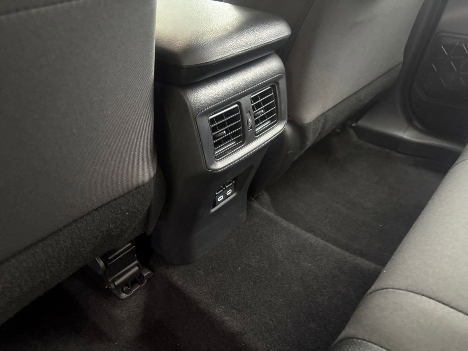 Thumbnail: 2025 Toyota RAV4 - 25