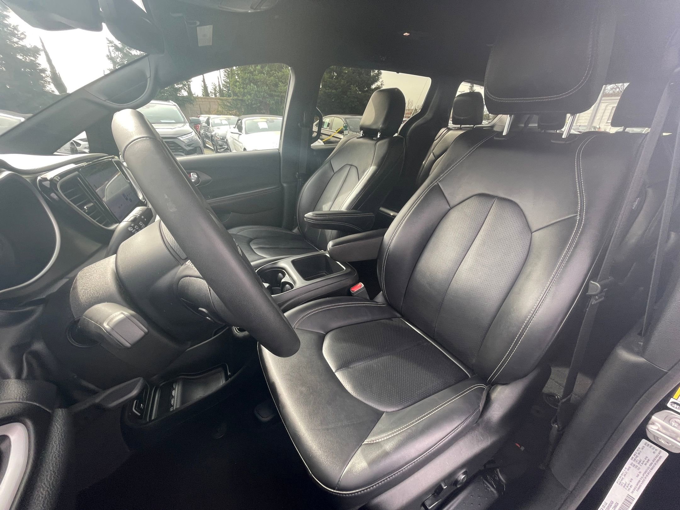 Thumbnail: 2025 Chrysler Pacifica - 33