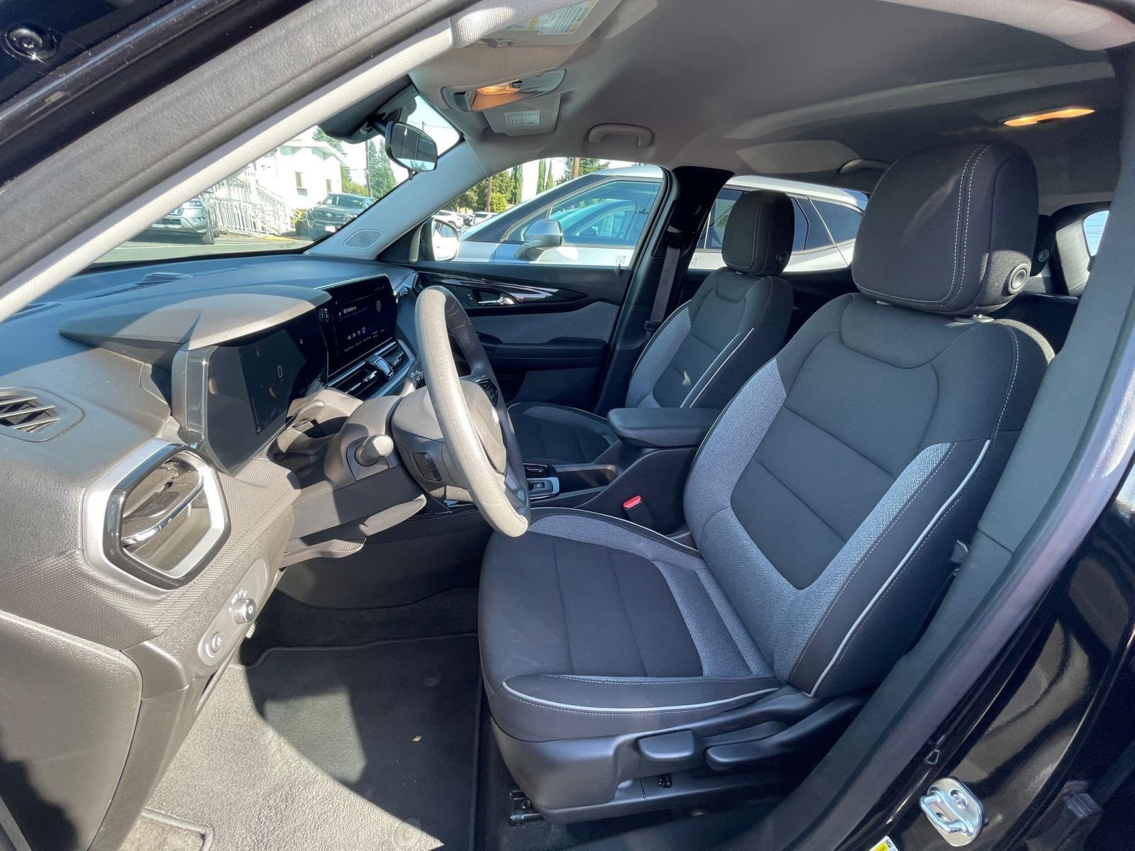 Thumbnail: 2025 Chevrolet TrailBlazer - 24