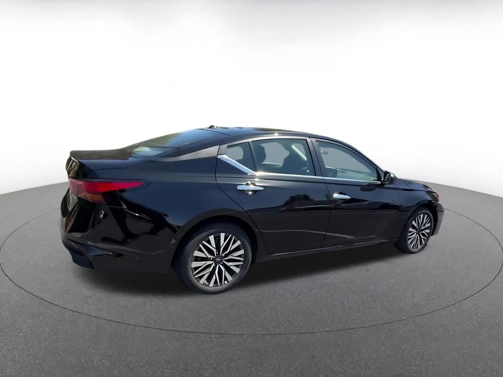 Thumbnail: 2025 Nissan Altima - 15