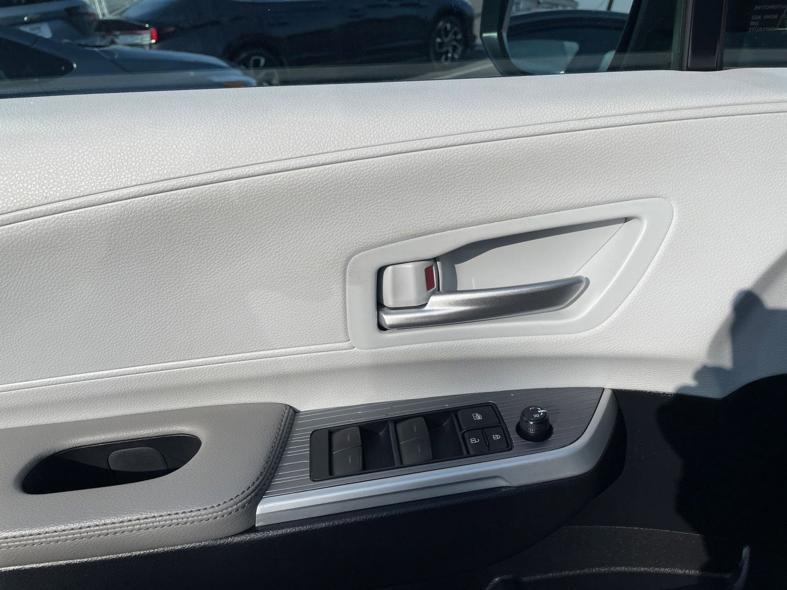 Thumbnail: 2025 Toyota Sienna - 22