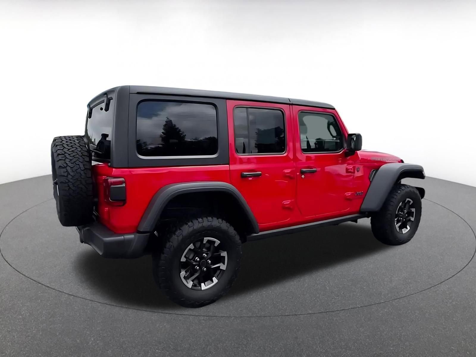 Thumbnail: 2025 Jeep Wrangler - 14