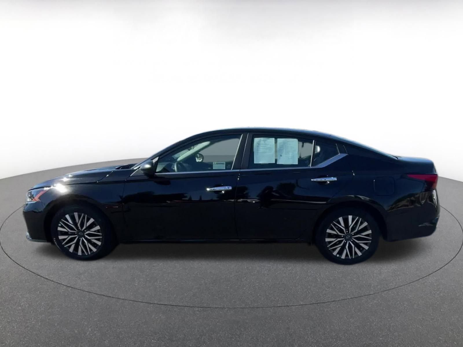 Thumbnail: 2024 Nissan Altima - 9