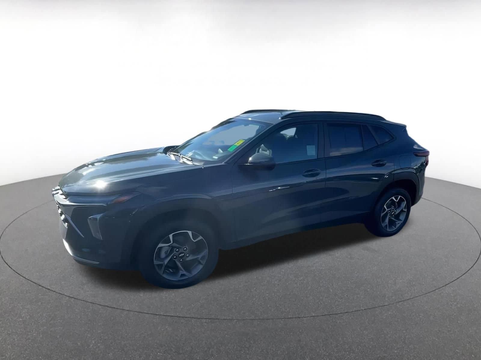 Thumbnail: 2025 Chevrolet Trax - 8