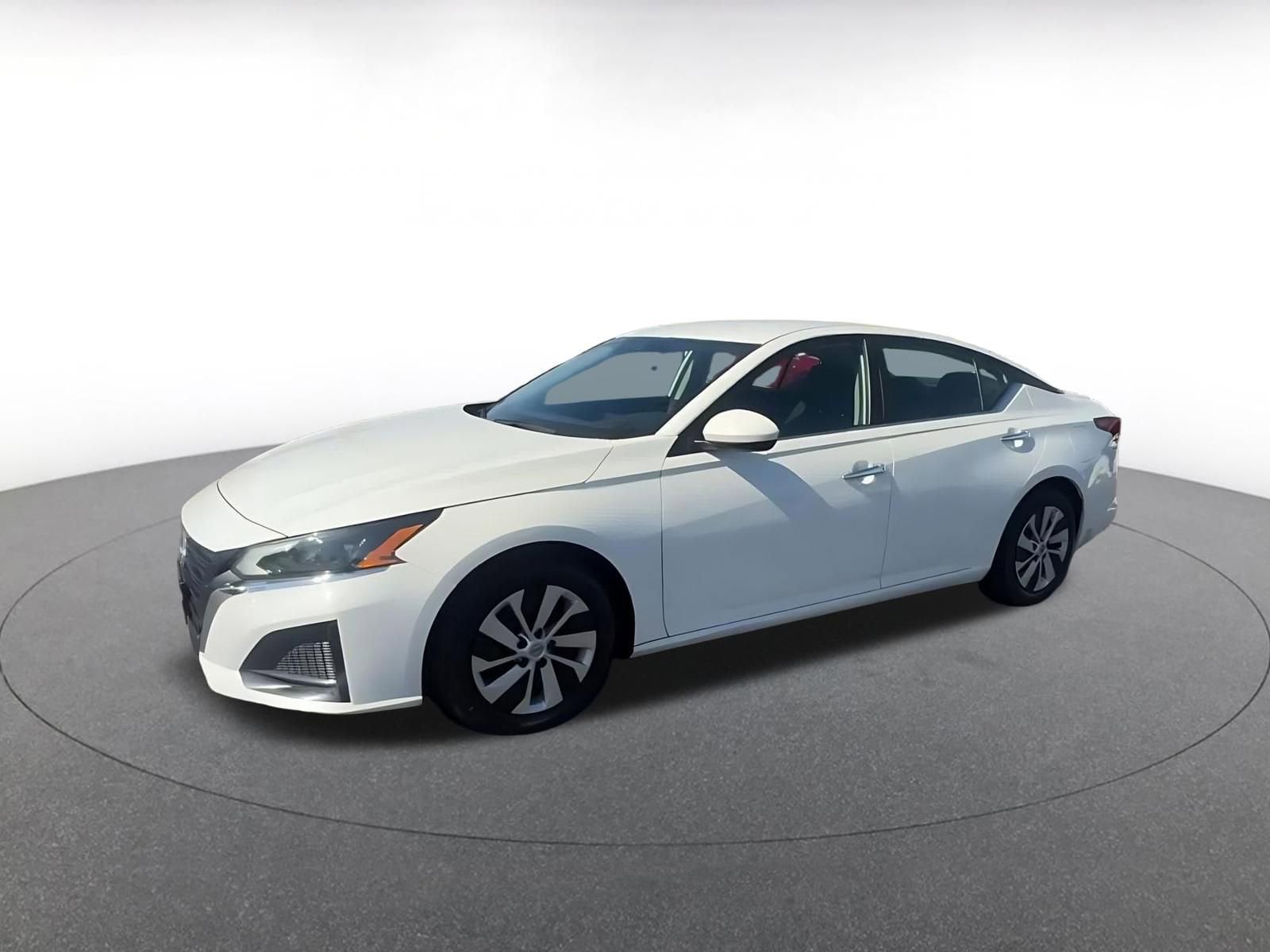 Thumbnail: 2023 Nissan Altima - 8