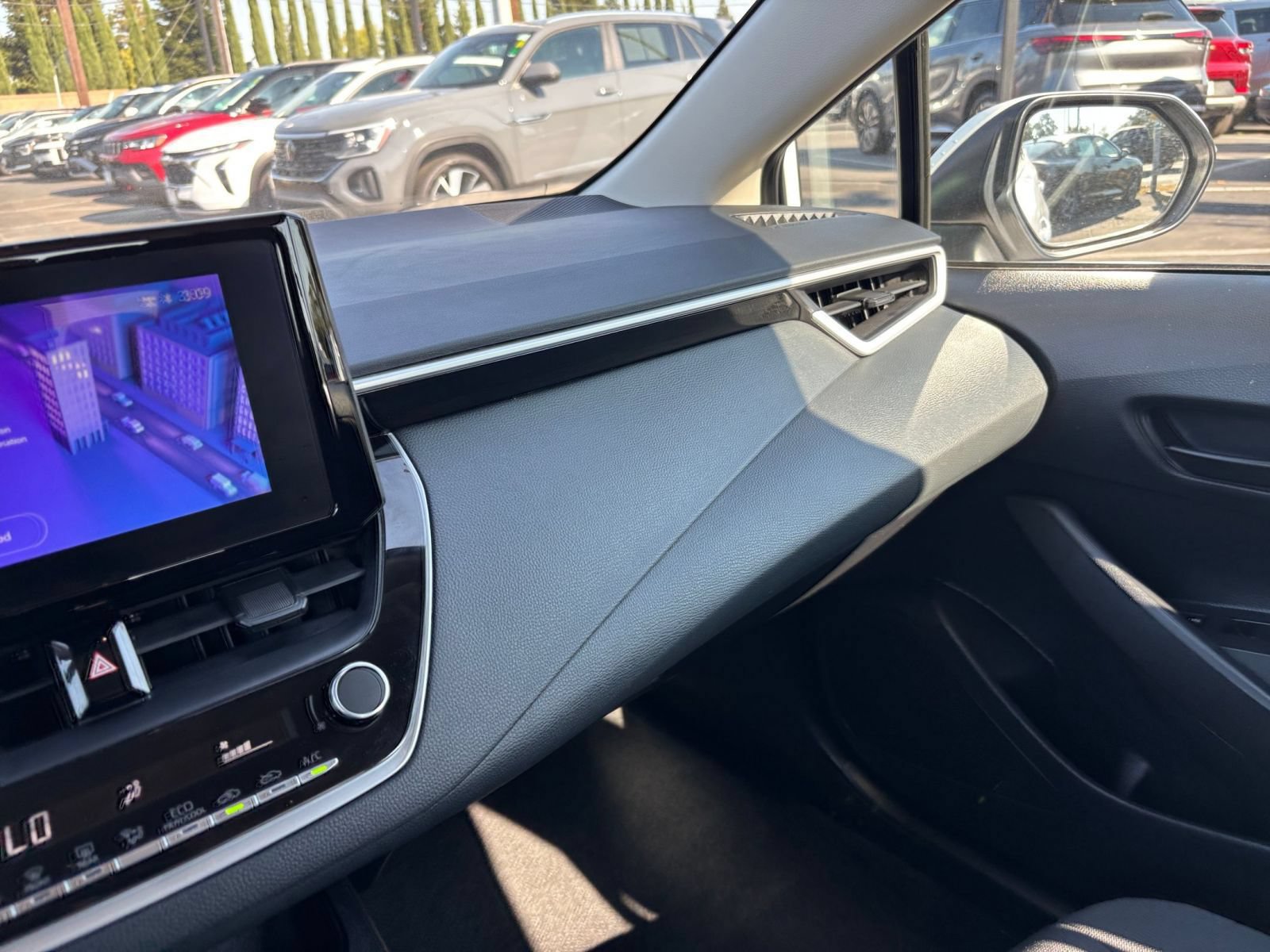 Thumbnail: 2025 Toyota Corolla - 33