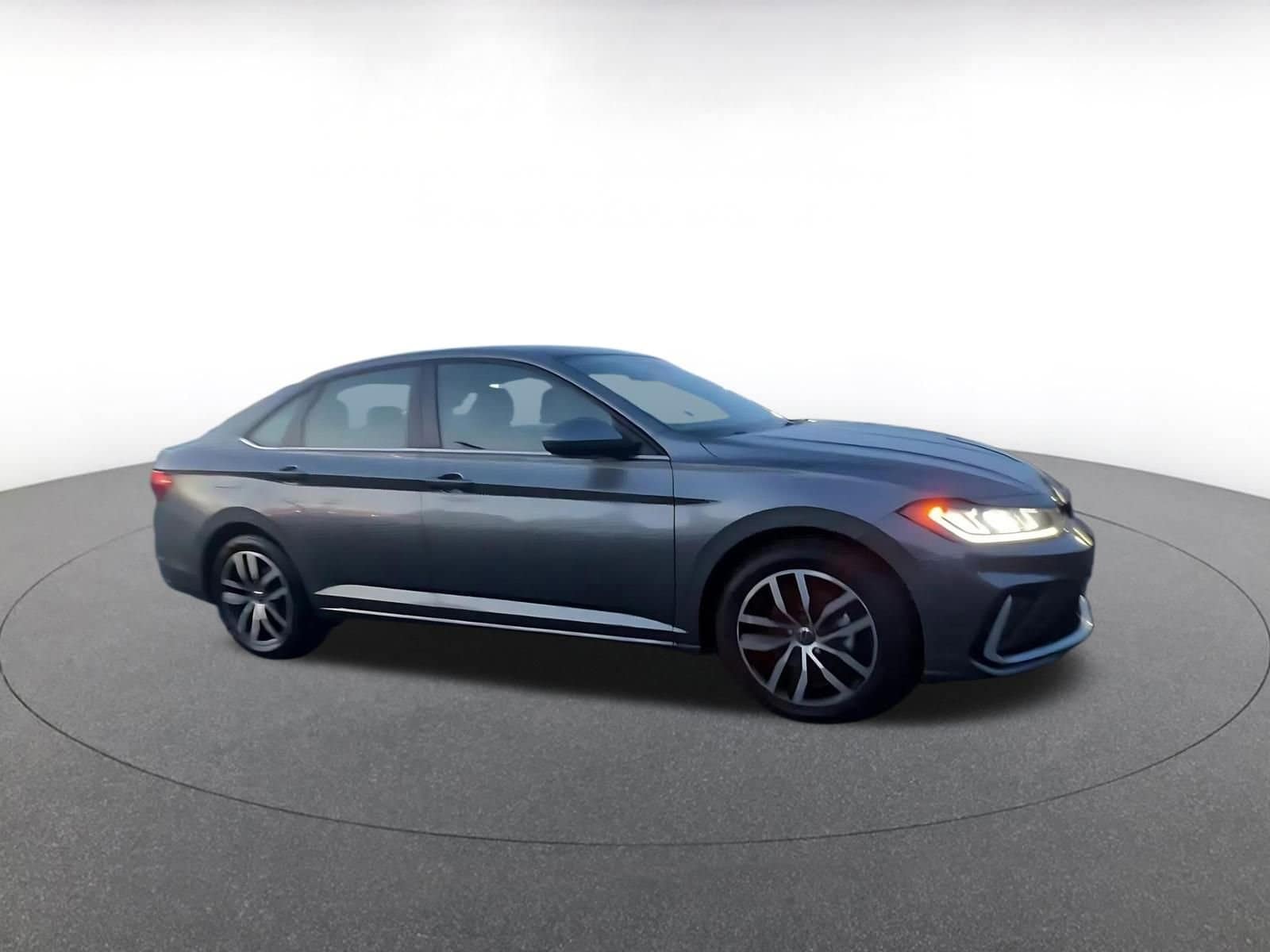 Thumbnail: 2025 Volkswagen Jetta - 2