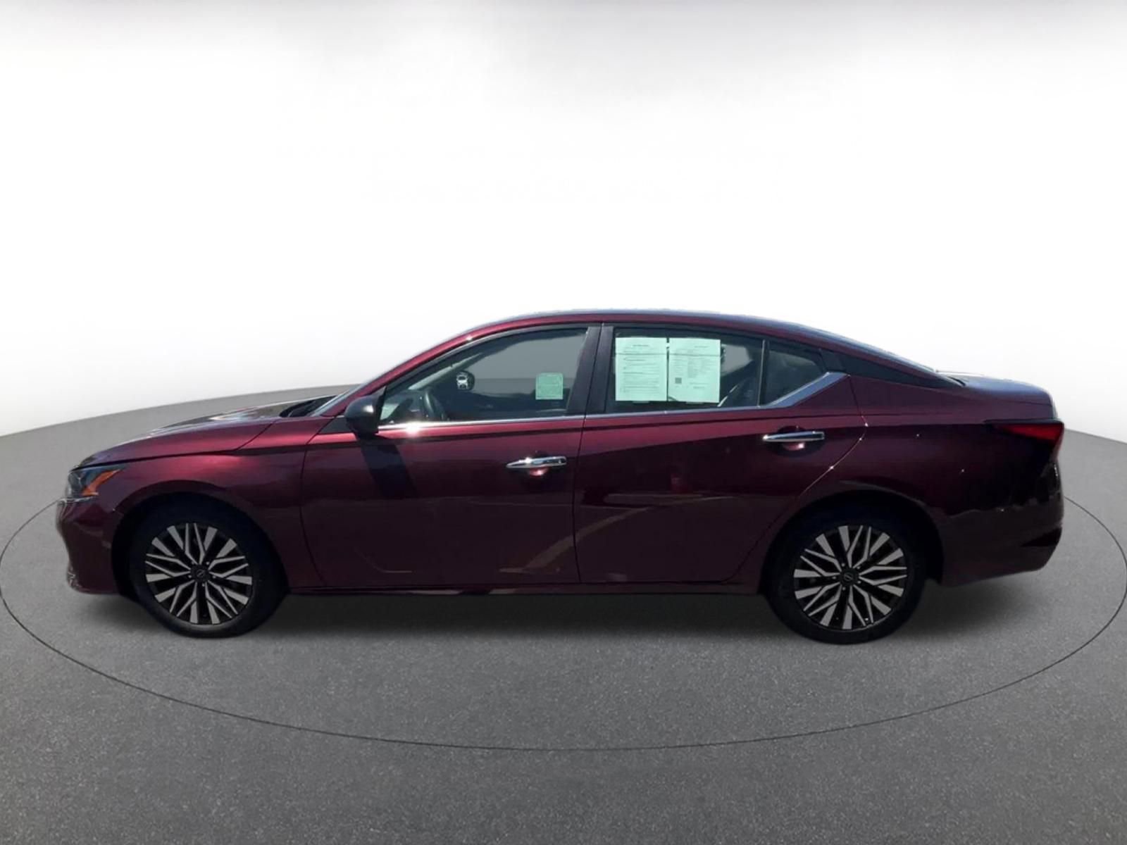 Thumbnail: 2025 Nissan Altima - 9