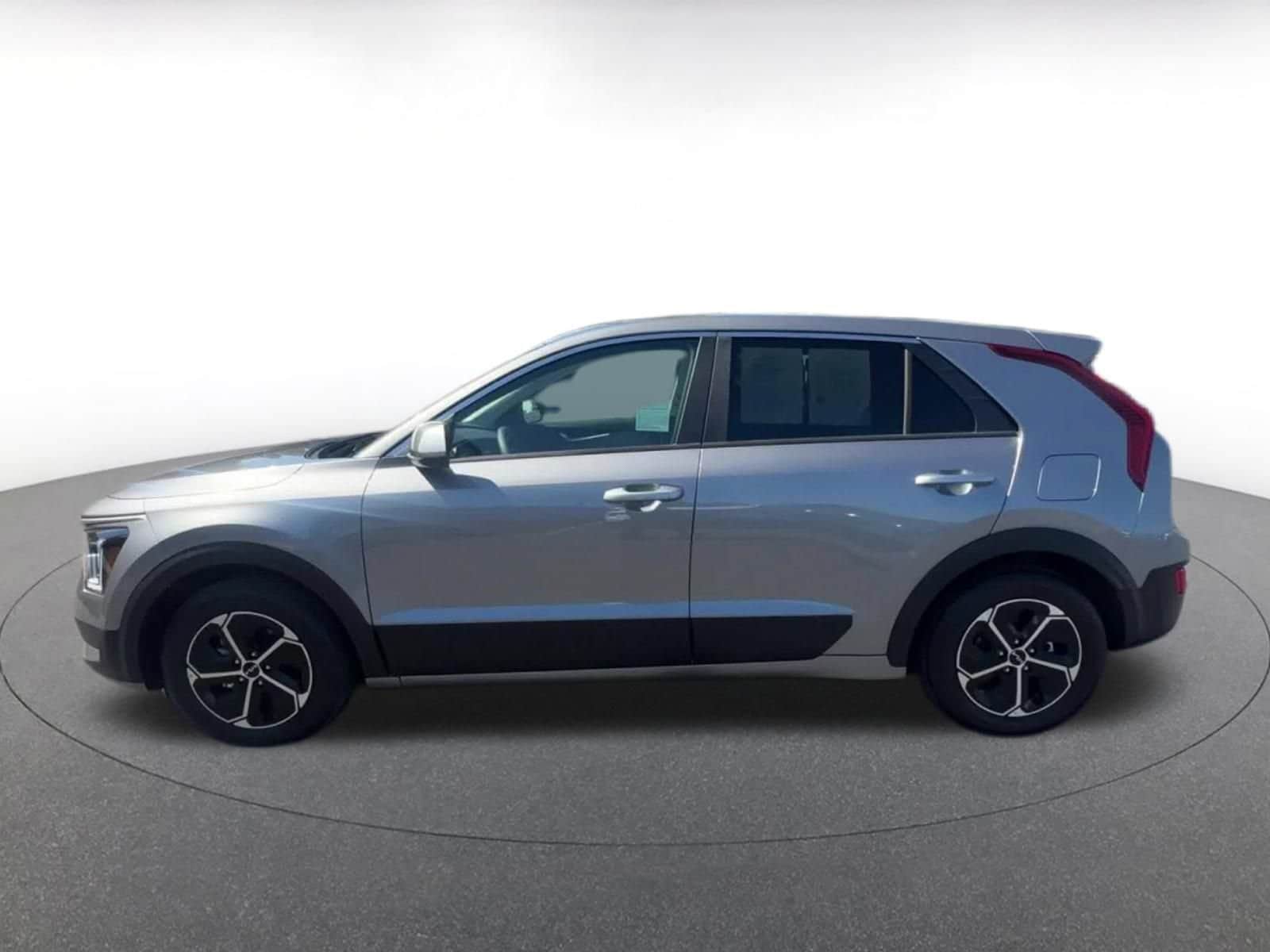 Thumbnail: 2026 Kia Niro - 9