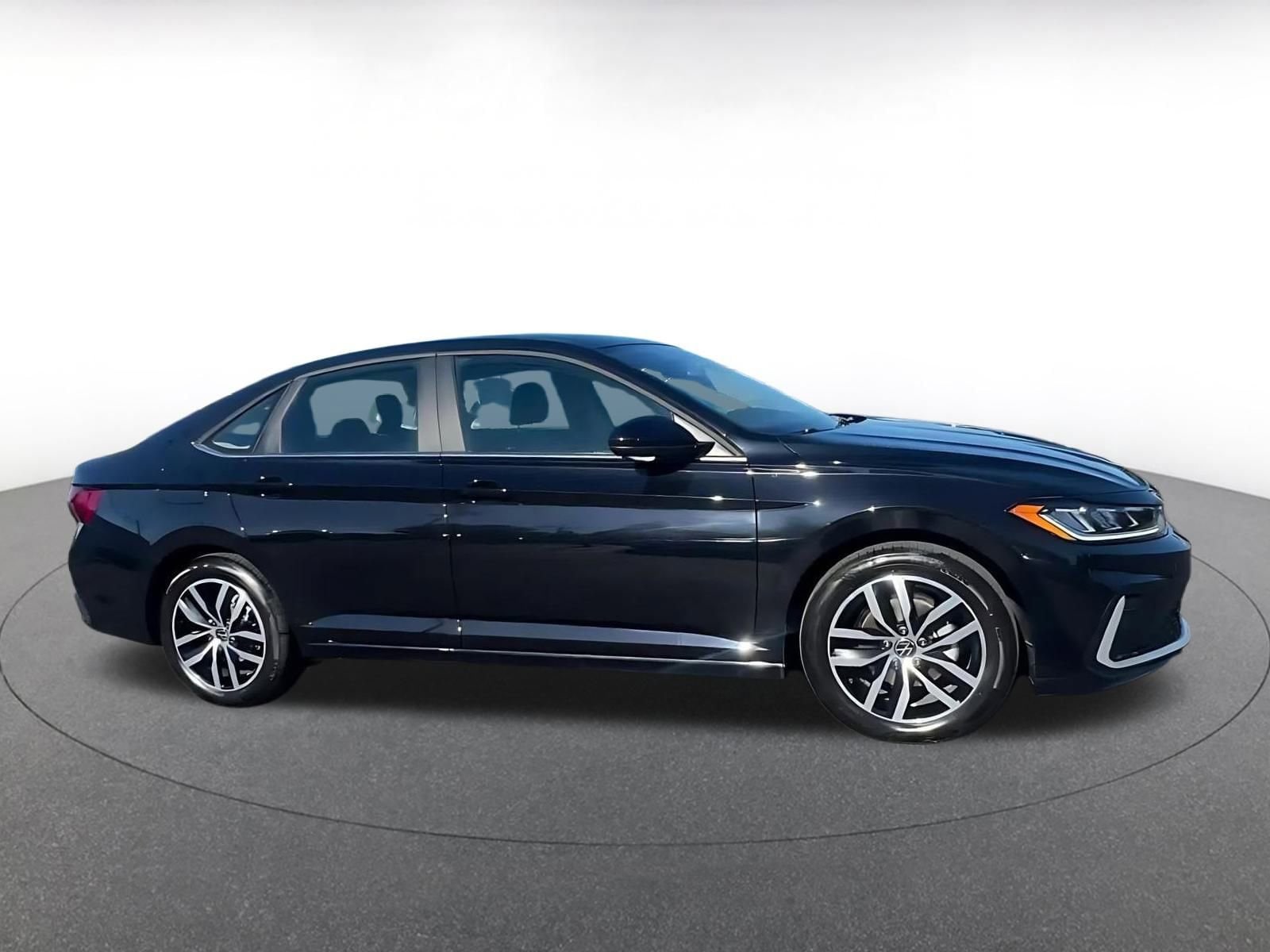 Thumbnail: 2025 Volkswagen Jetta - 15