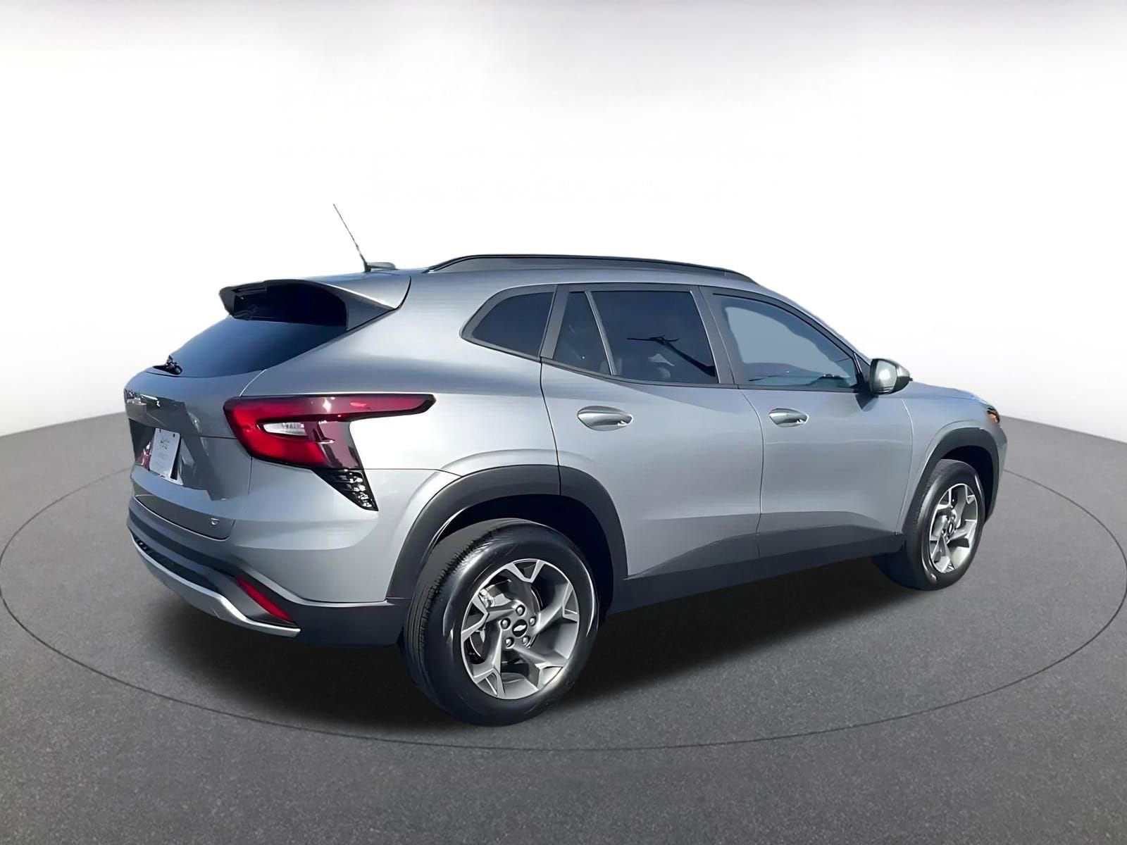 Thumbnail: 2025 Chevrolet Trax - 15