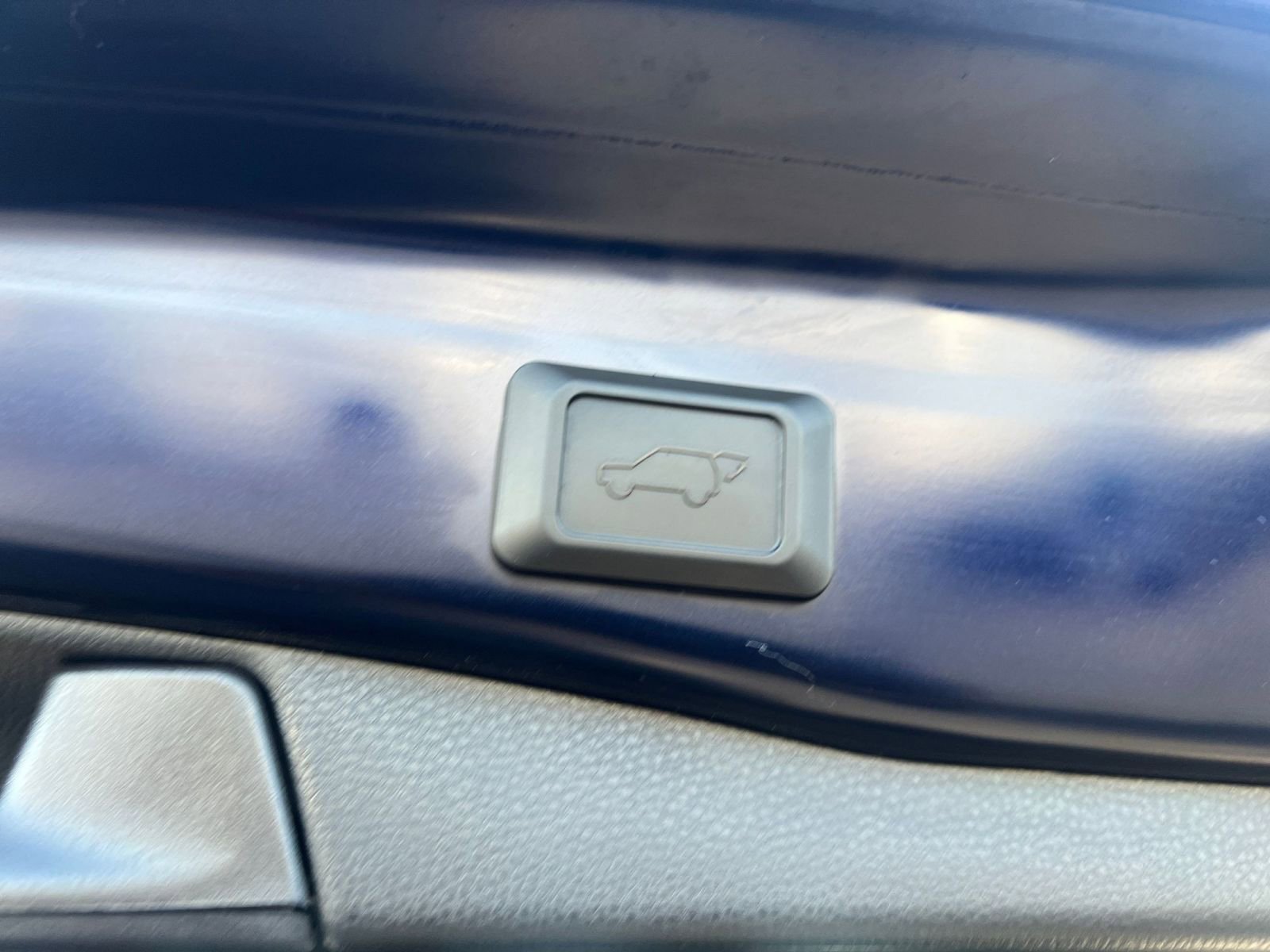 Thumbnail: 2025 Toyota RAV4 - 23