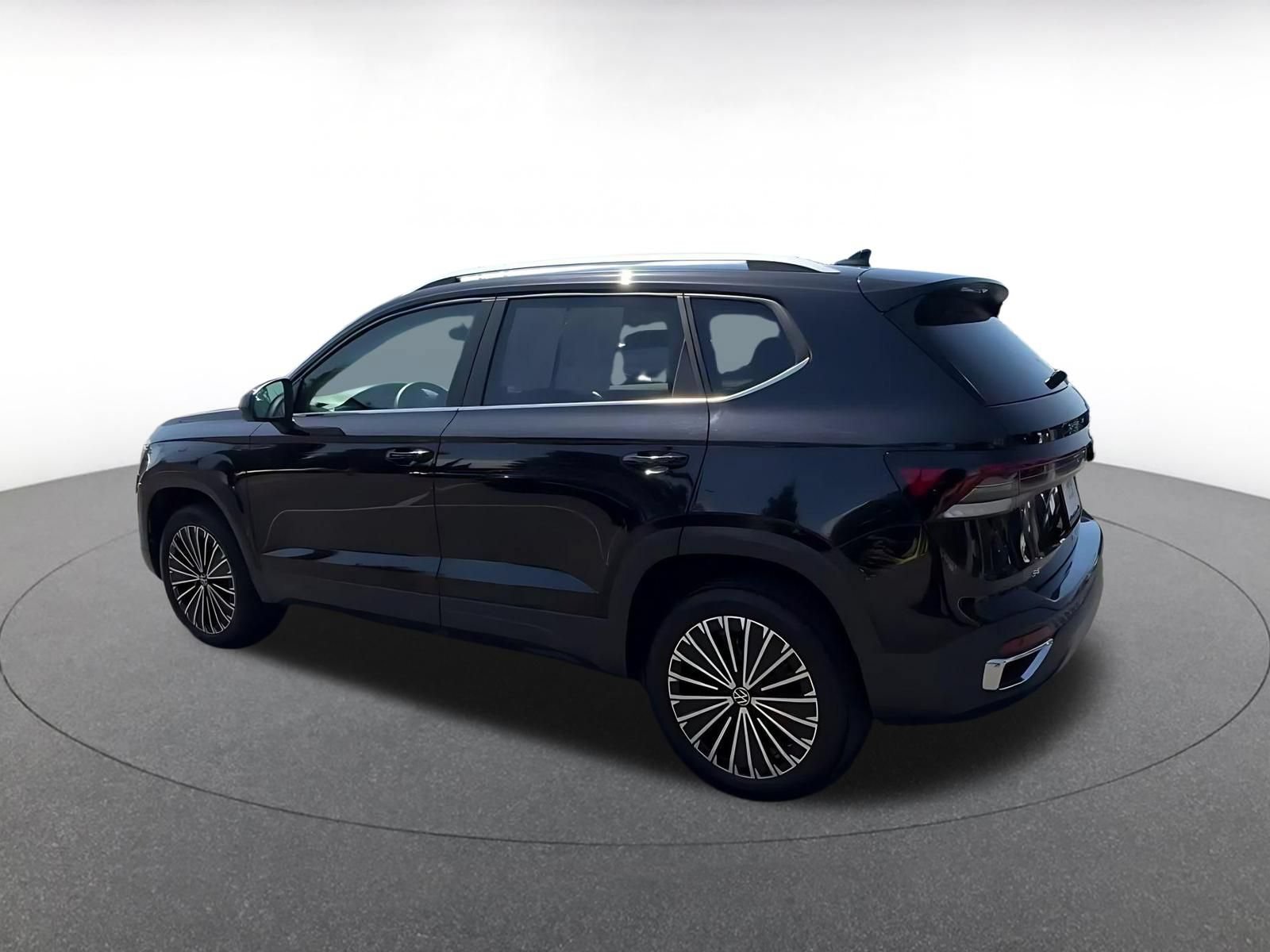 Thumbnail: 2026 Volkswagen Taos - 10